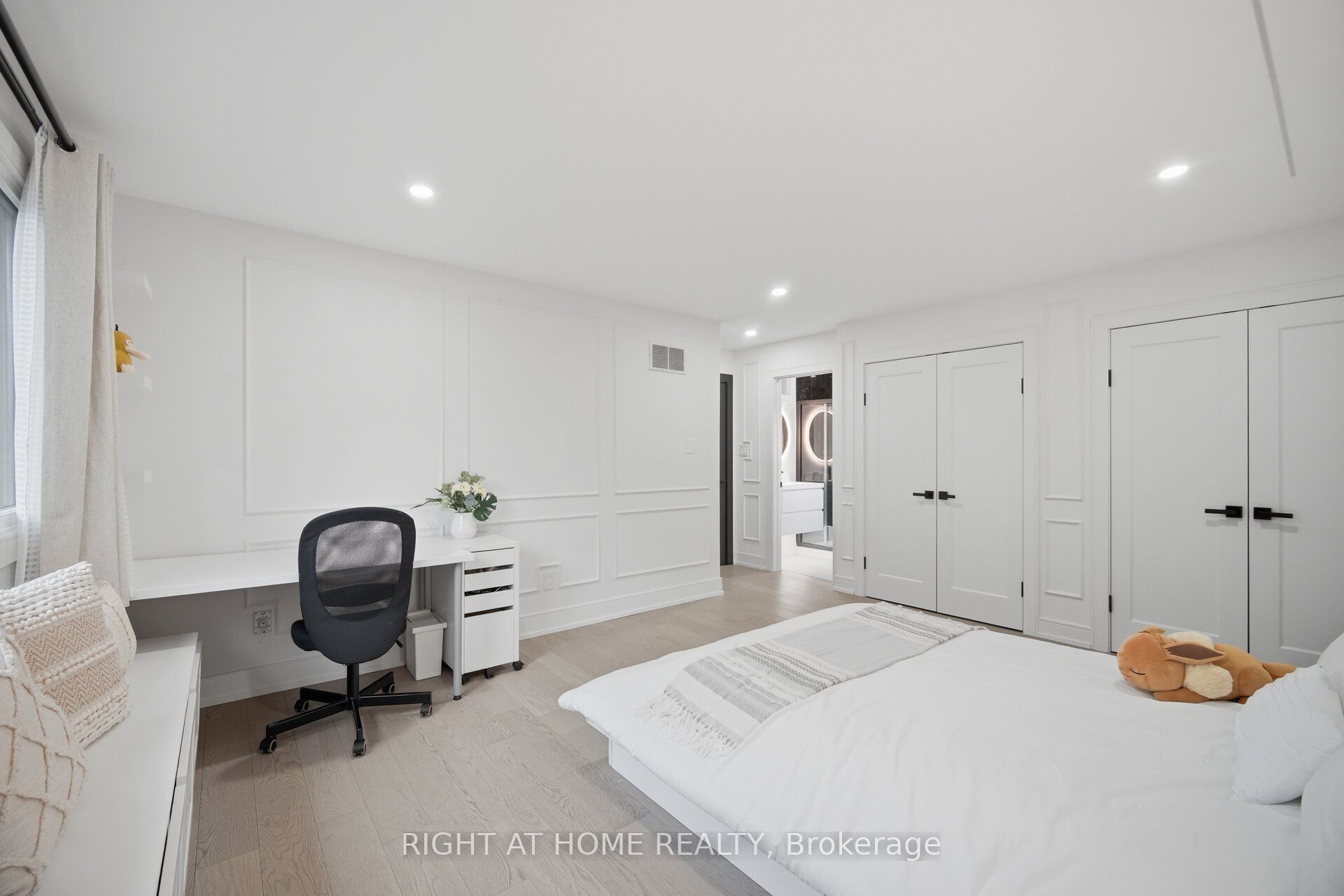 4 Simmons Crescent Property Photo 23