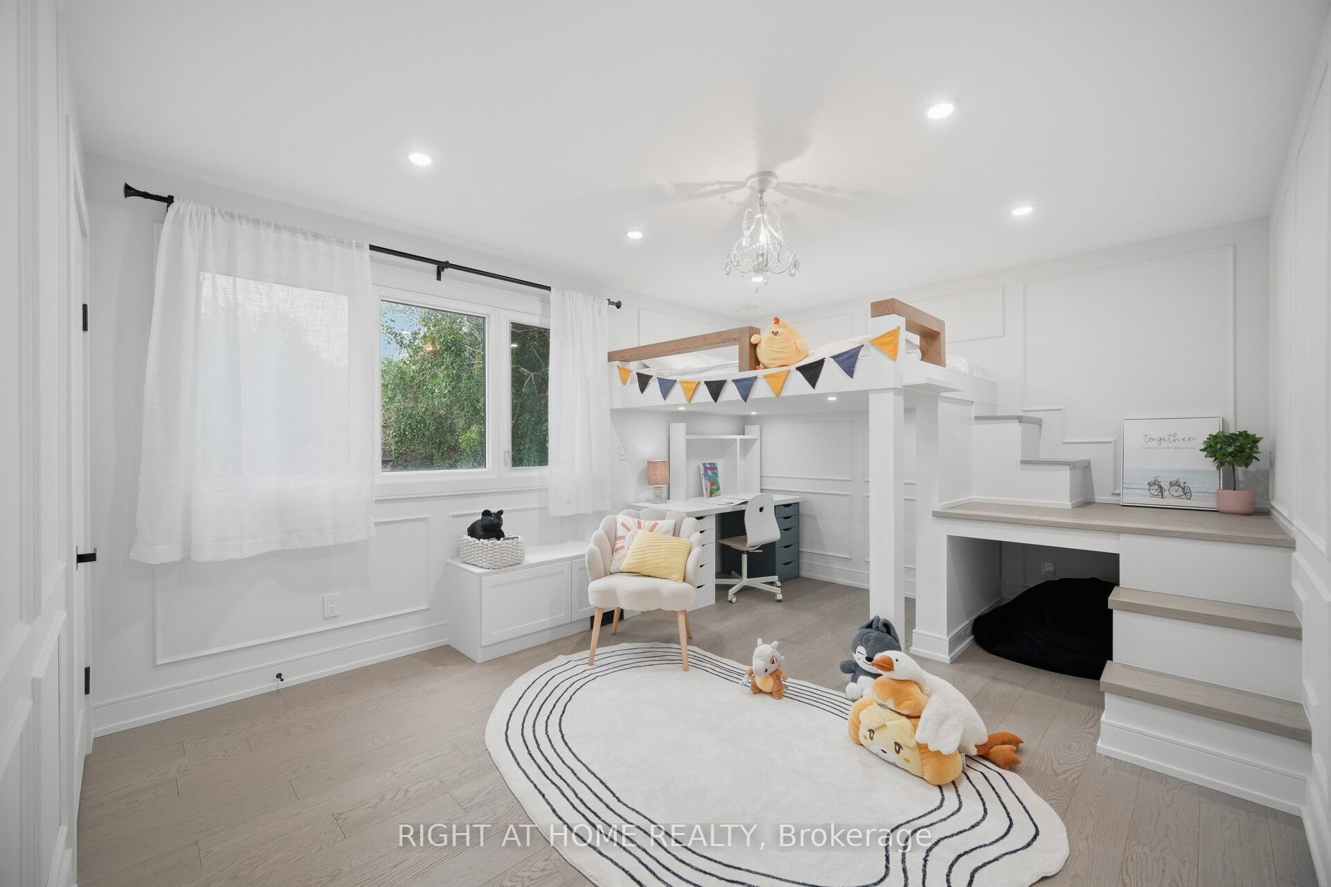 4 Simmons Crescent Property Photo 27