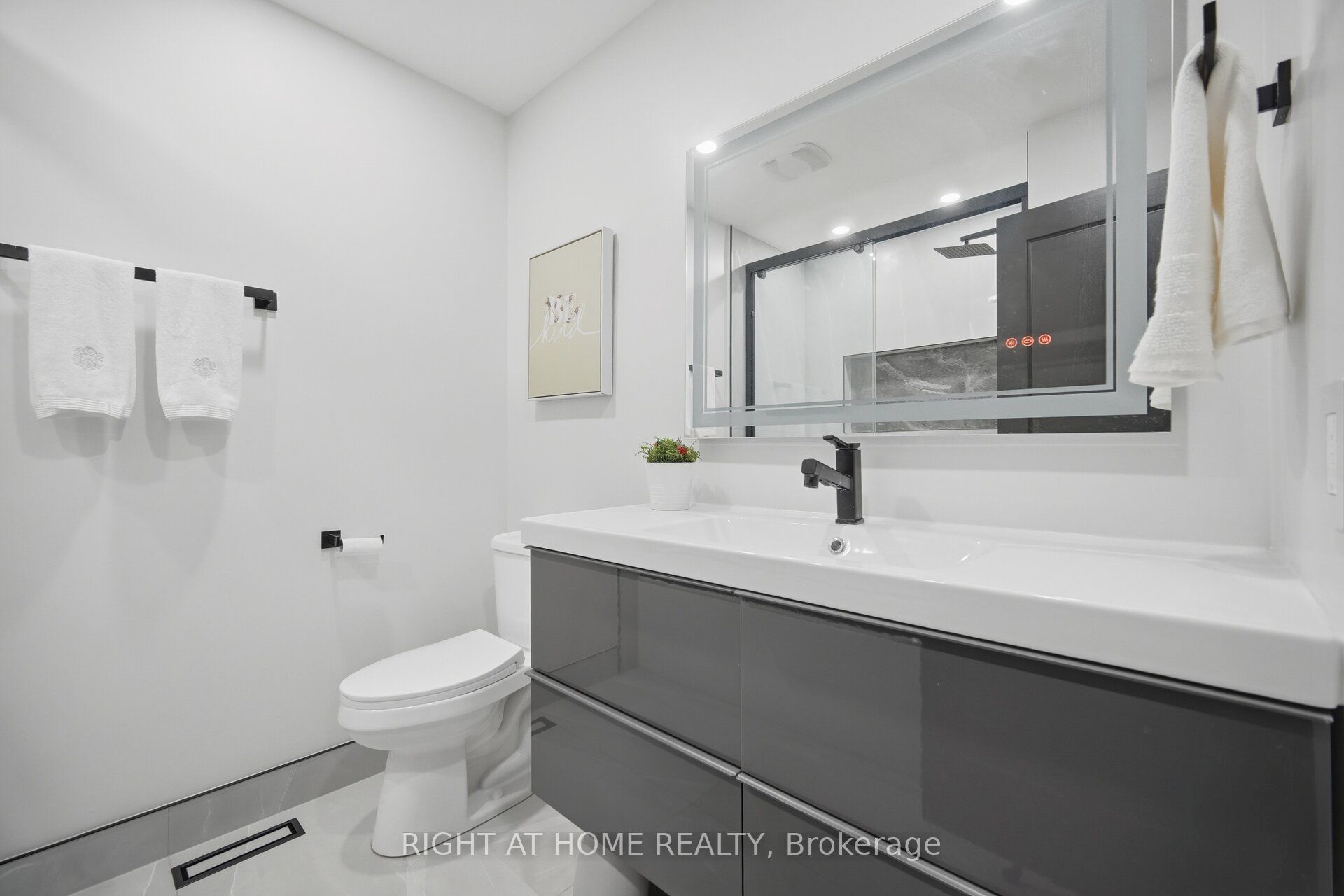 4 Simmons Crescent Property Photo 29