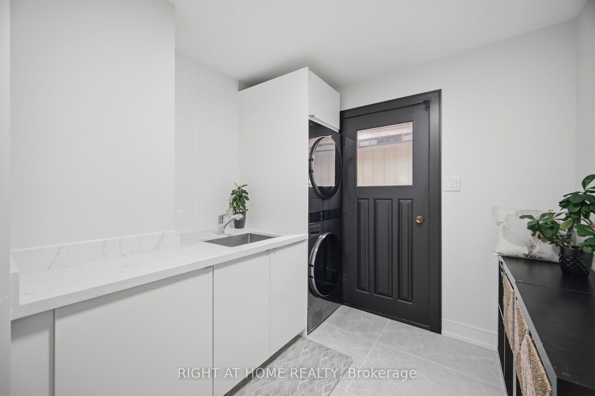 4 Simmons Crescent Property Photo 31