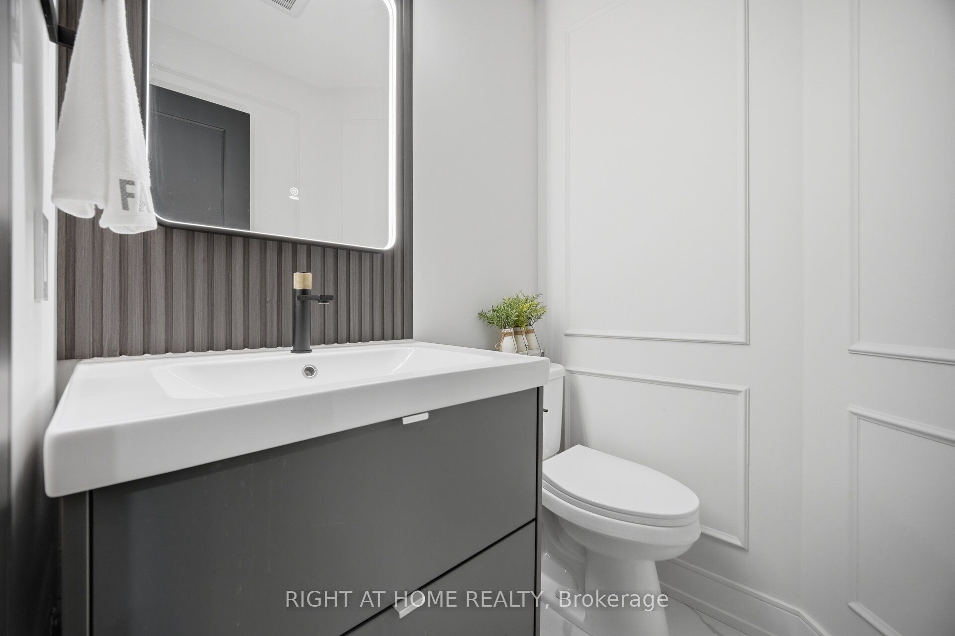 4 Simmons Crescent Property Photo 32