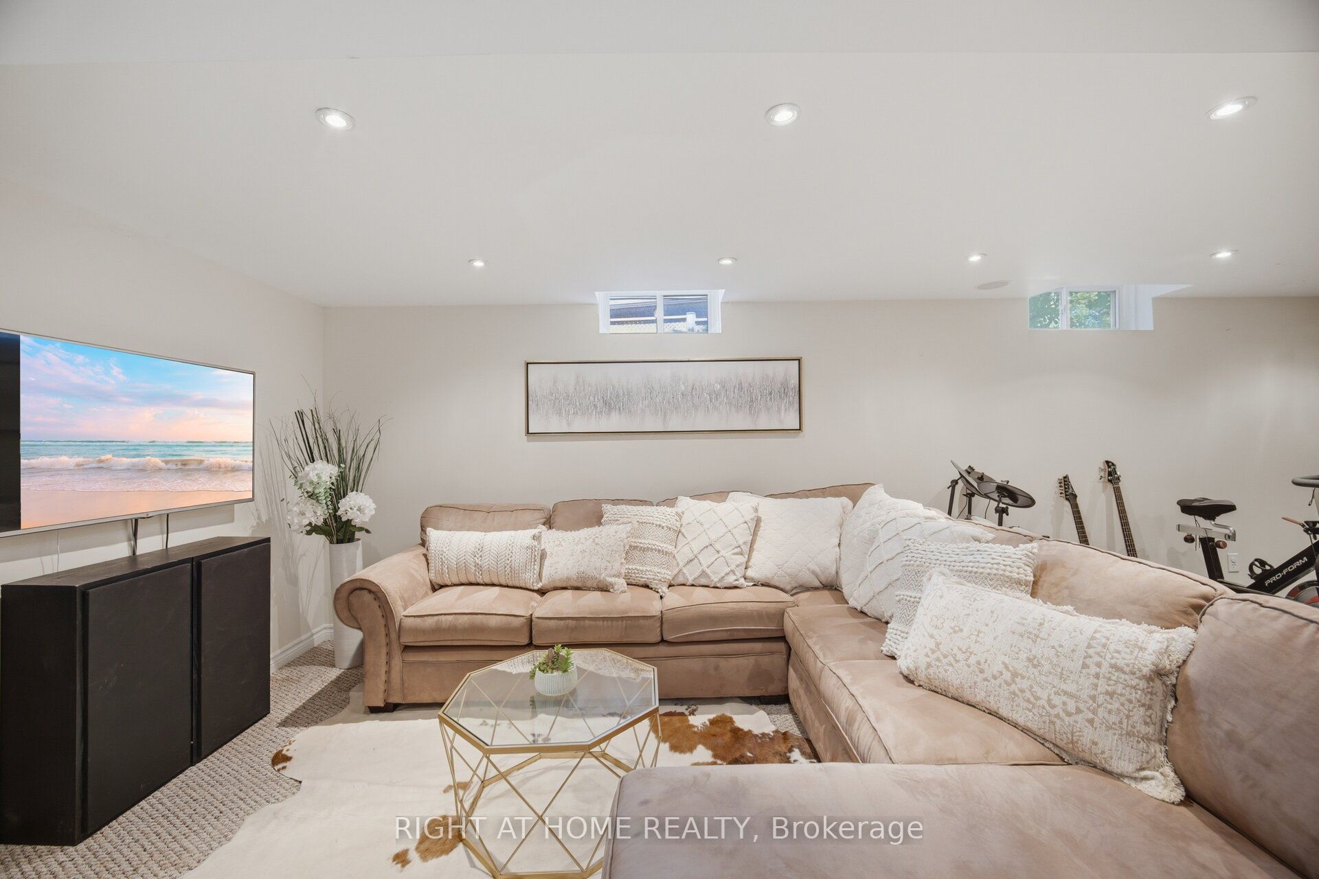 4 Simmons Crescent Property Photo 35