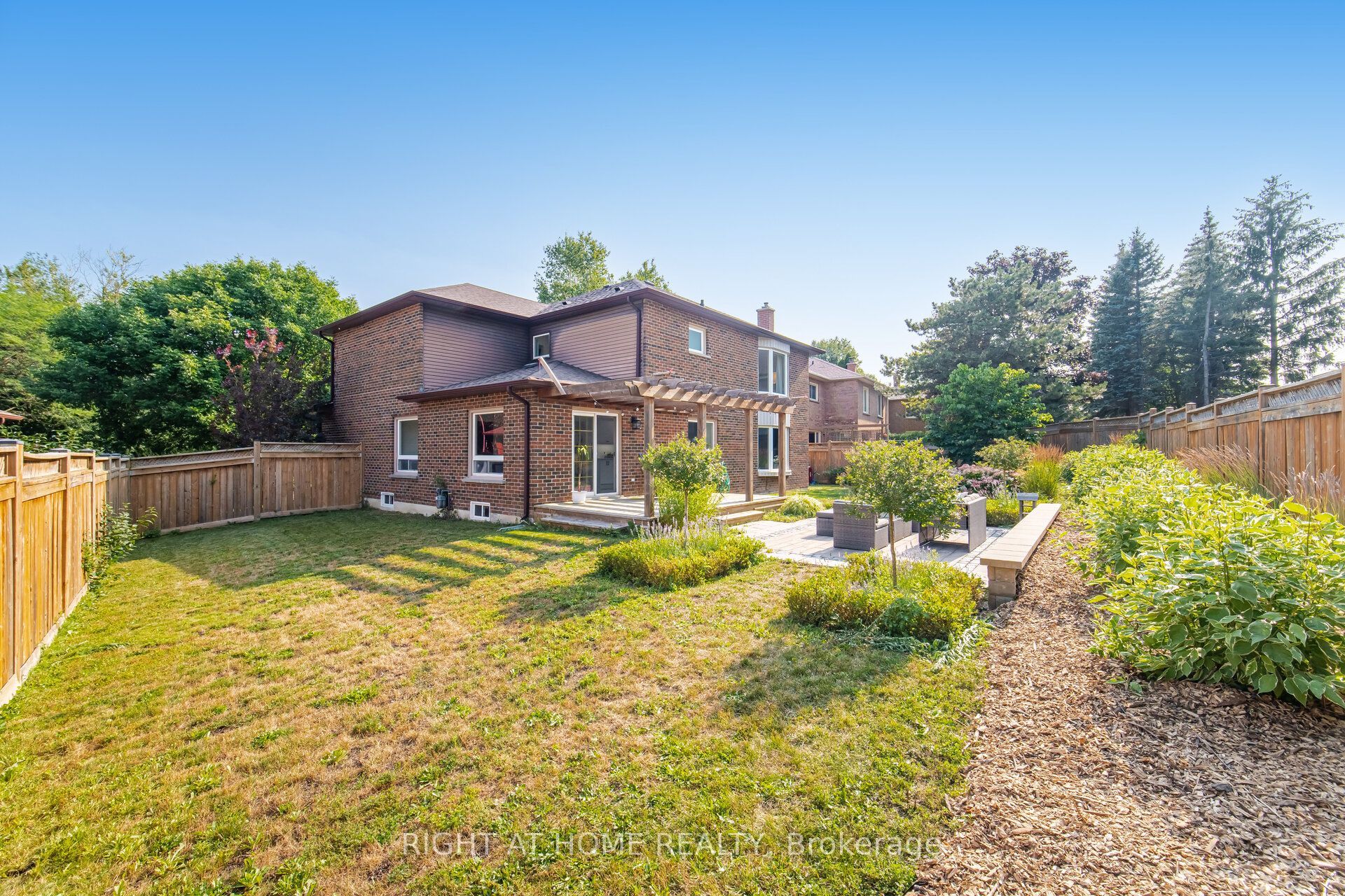 4 Simmons Crescent Property Photo 49