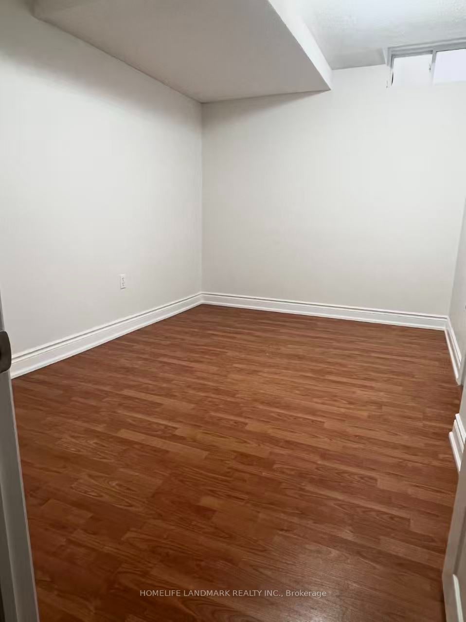 17 Ferncliffe Crescent Basement Property Photo 7