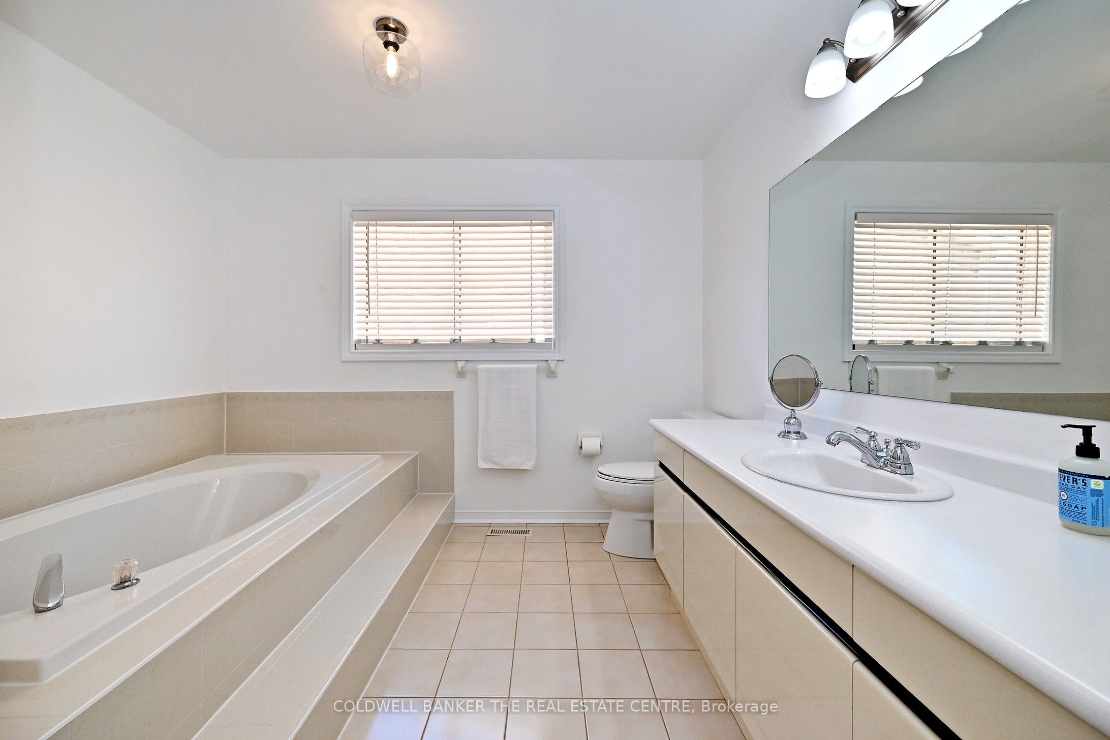 194 Chambers Crescent Property Photo 37