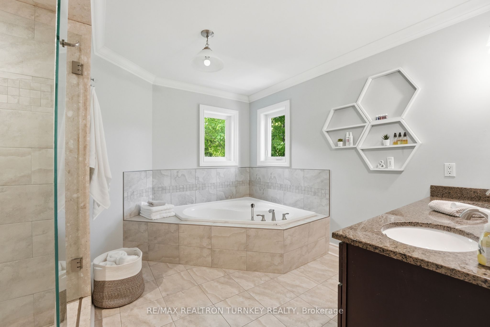 818 Exceller Circle Property Photo 27
