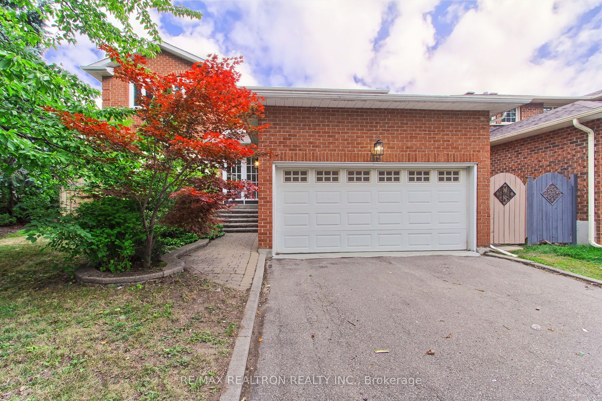 19 Crystal Drive N Property Photo 1
