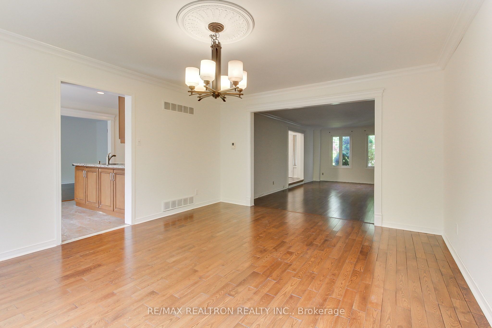 19 Crystal Drive N Property Photo 13