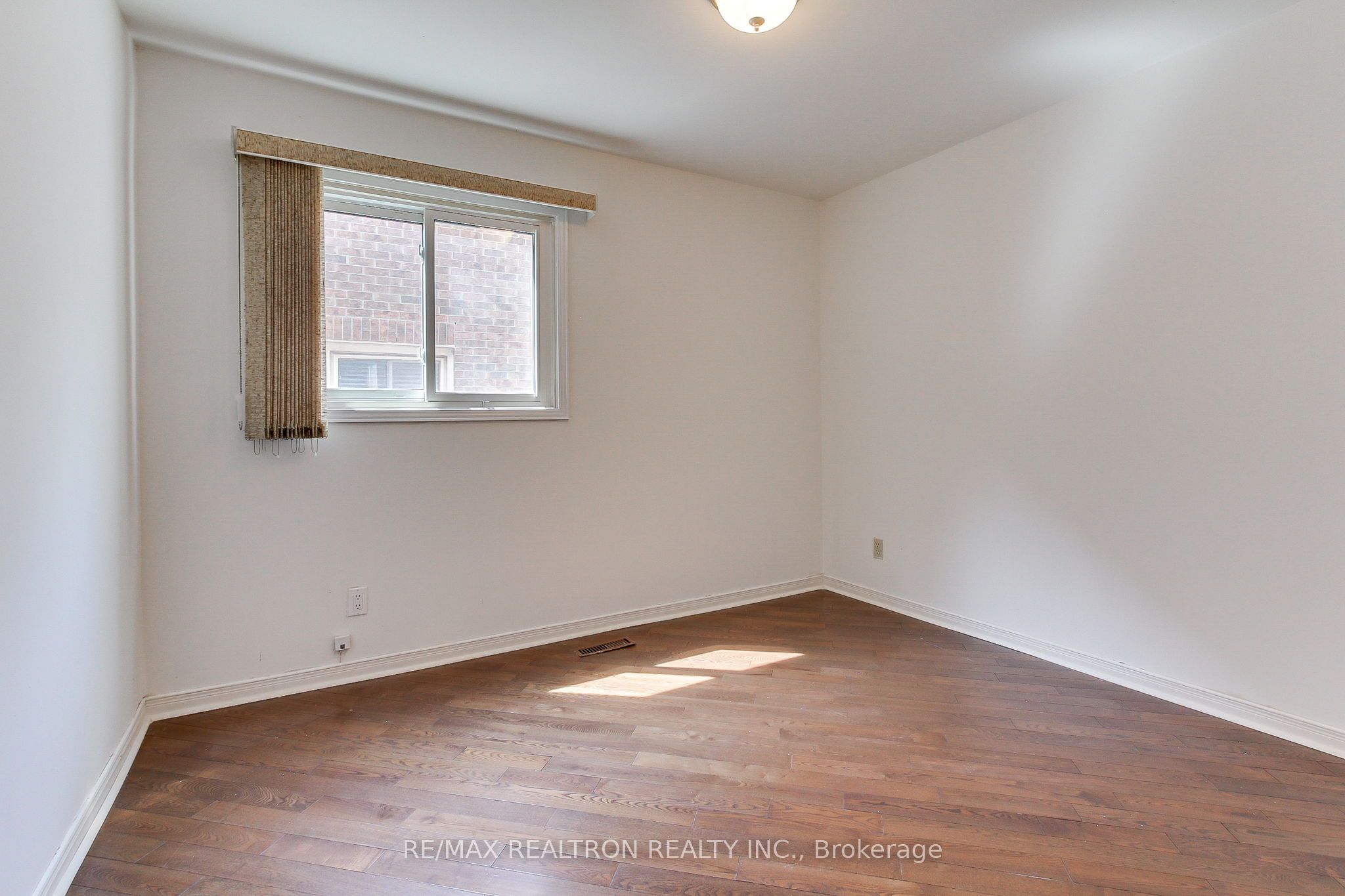 19 Crystal Drive N Property Photo 21
