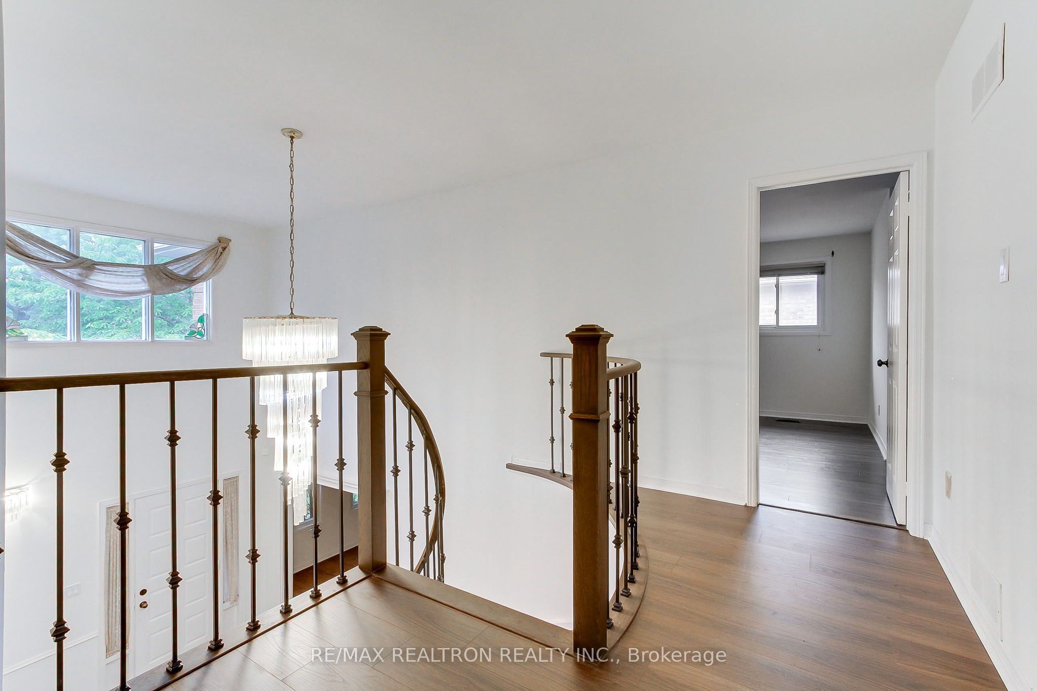 19 Crystal Drive N Property Photo 26