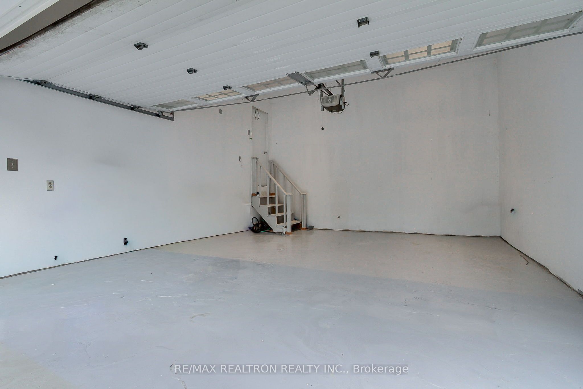 19 Crystal Drive N Property Photo 50