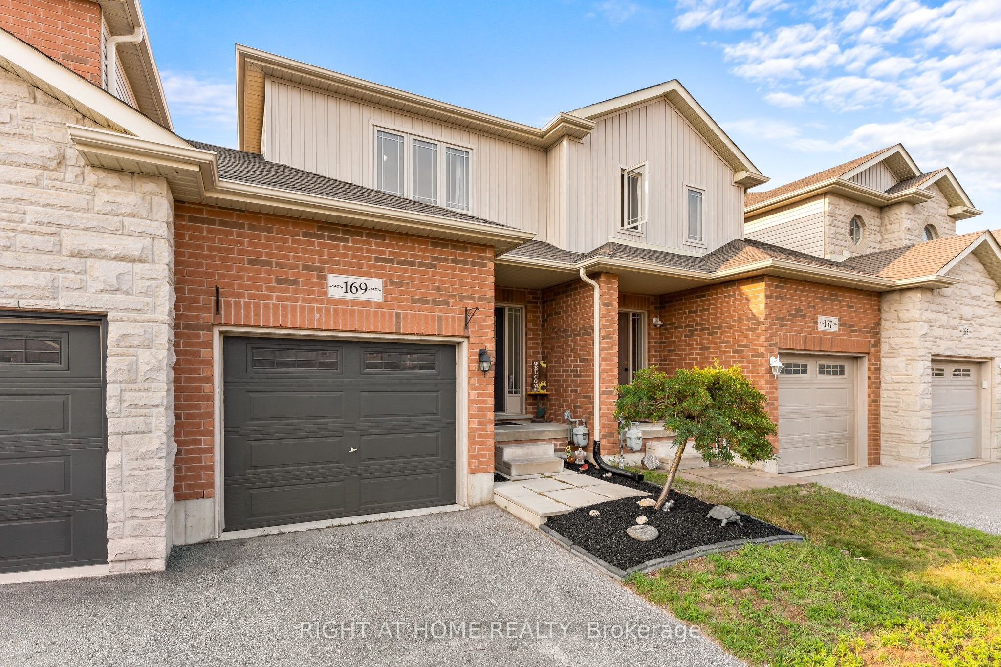 169 Banting Crescent Property Photo 1