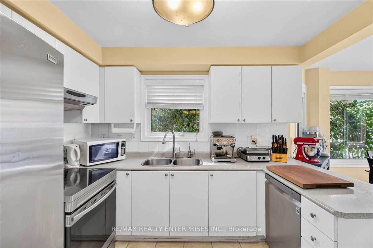 844 Hollander Road Property Photo 12