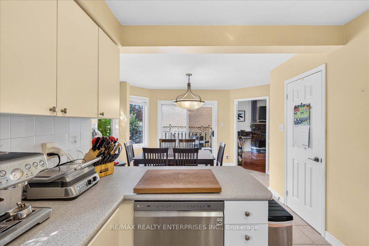 844 Hollander Road Property Photo 14