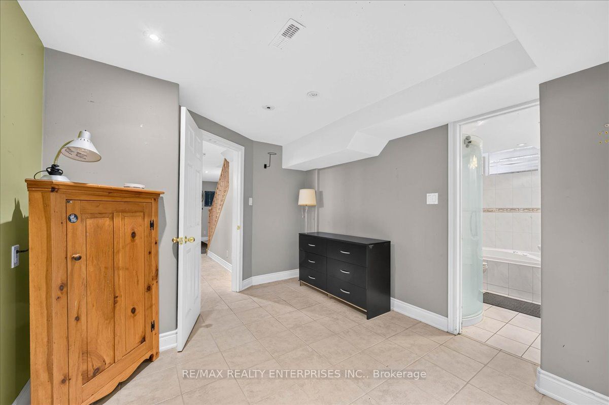 844 Hollander Road Property Photo 38