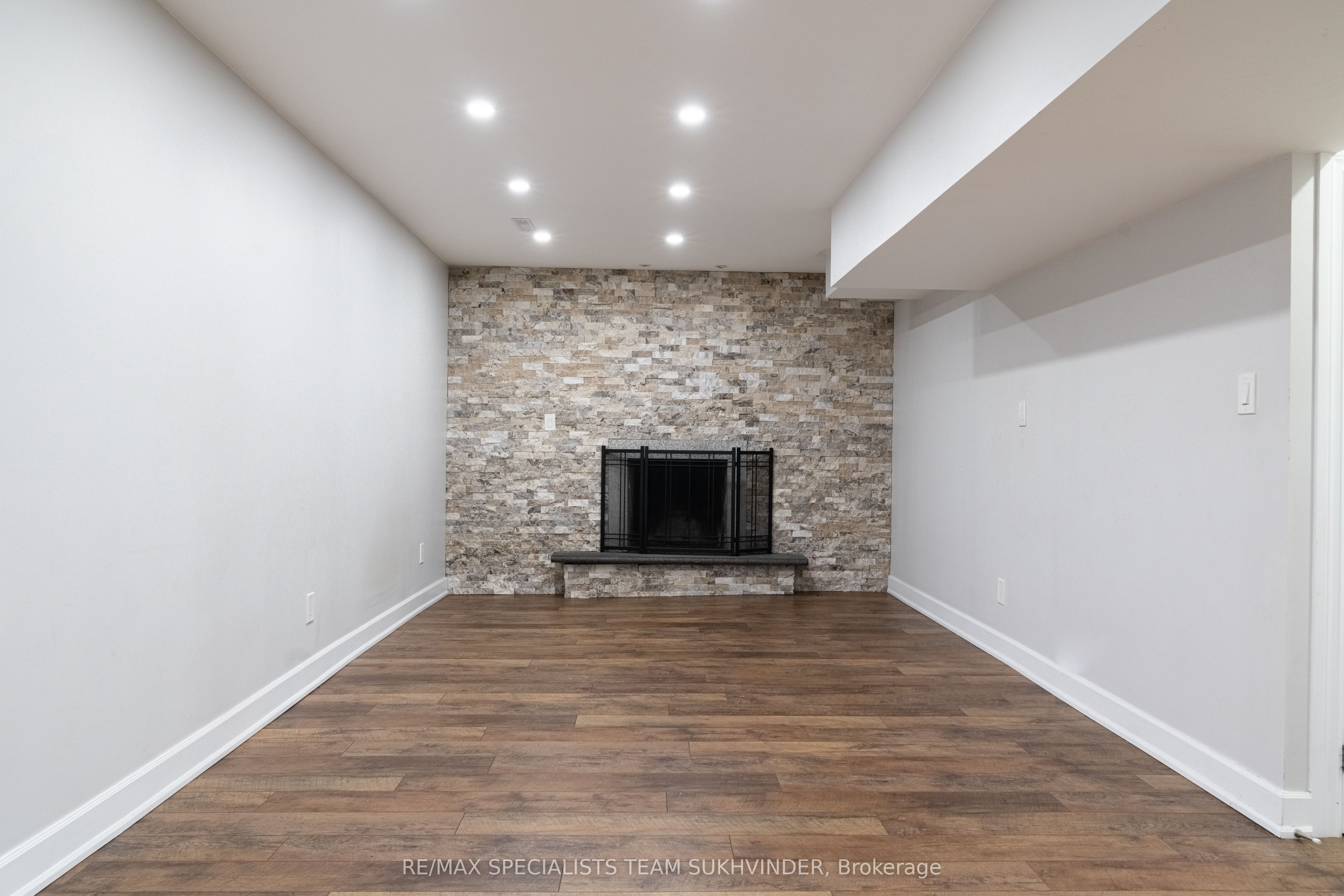 128 Embassy Drive Property Photo 2