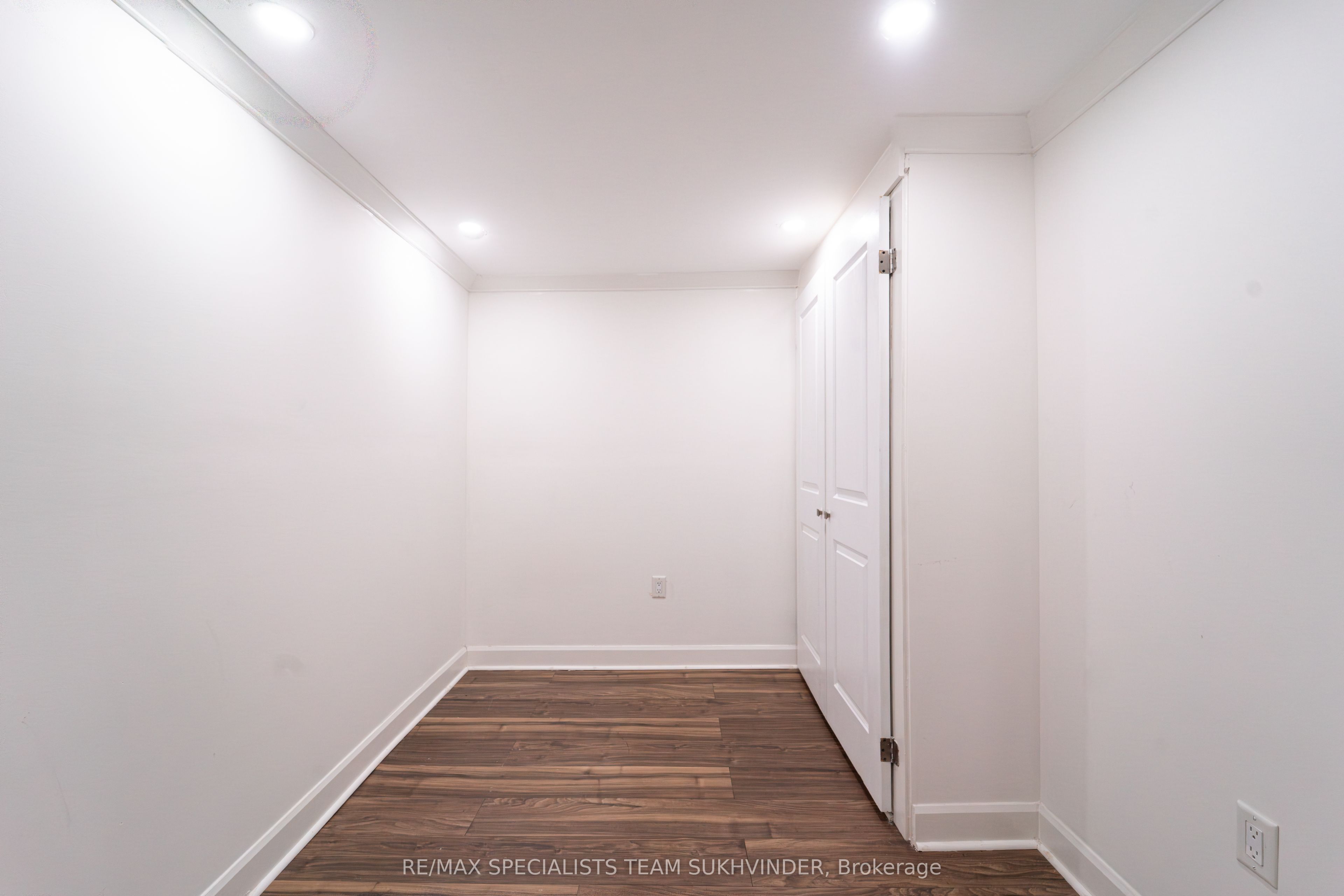128 Embassy Drive Property Photo 8