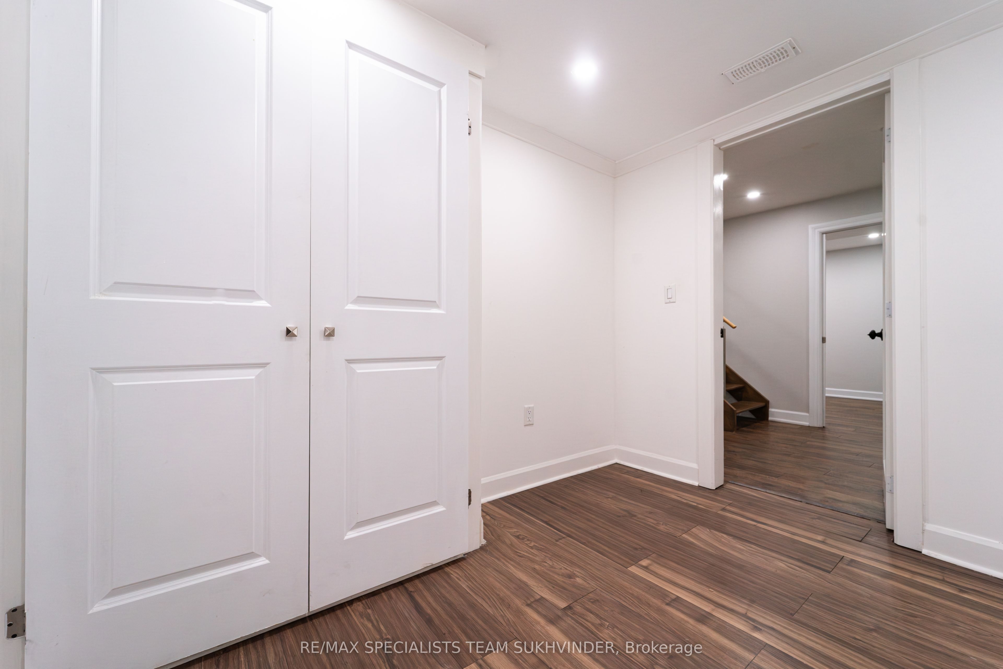 128 Embassy Drive Property Photo 9