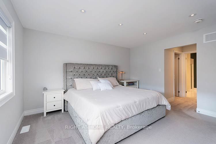 87 Carondale Square Property Photo 12