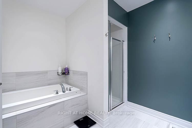 87 Carondale Square Property Photo 13