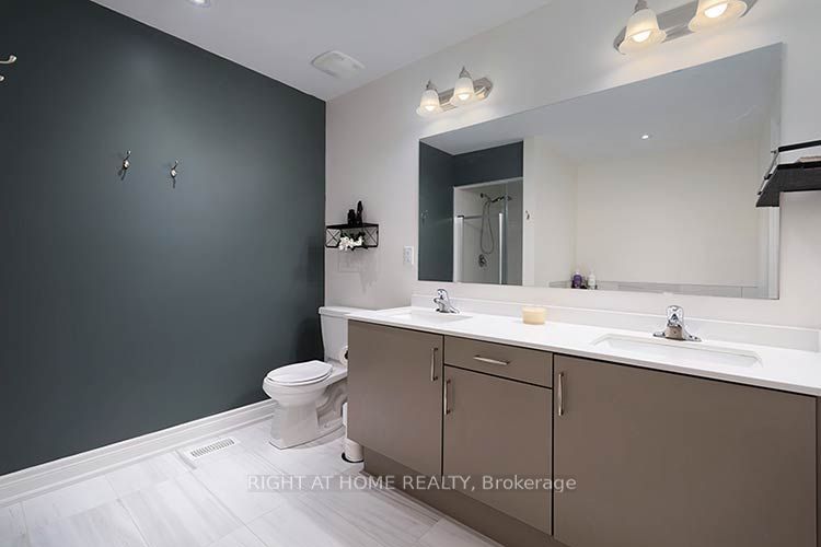 87 Carondale Square Property Photo 14