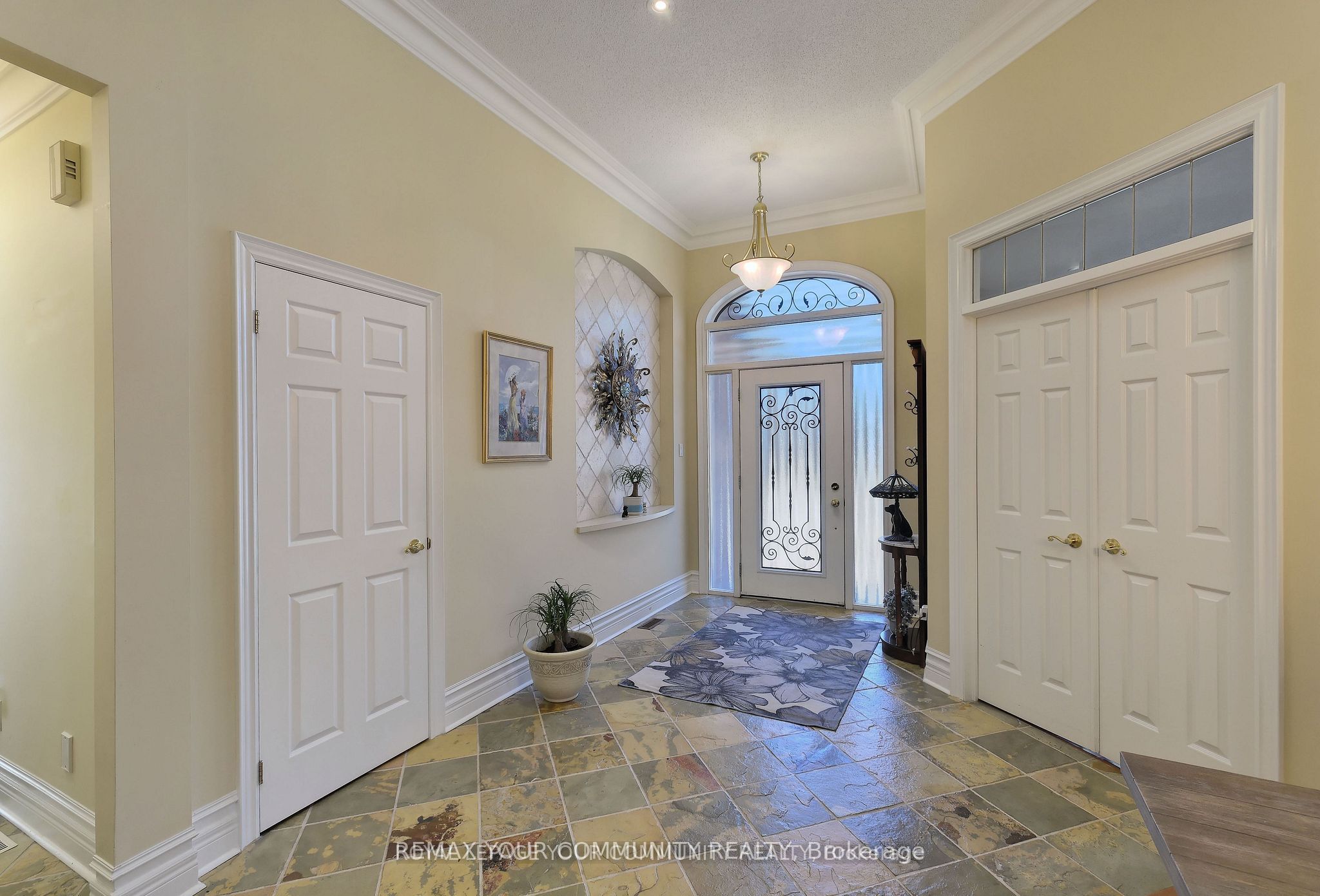 158 Legendary Trail Property Photo 4