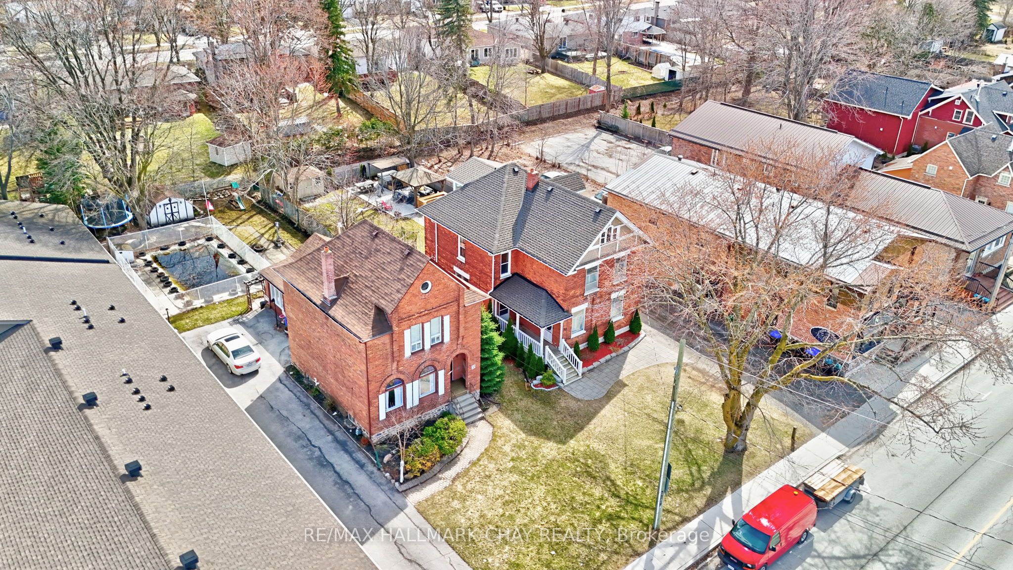 37 Main Street W Property Photo 43