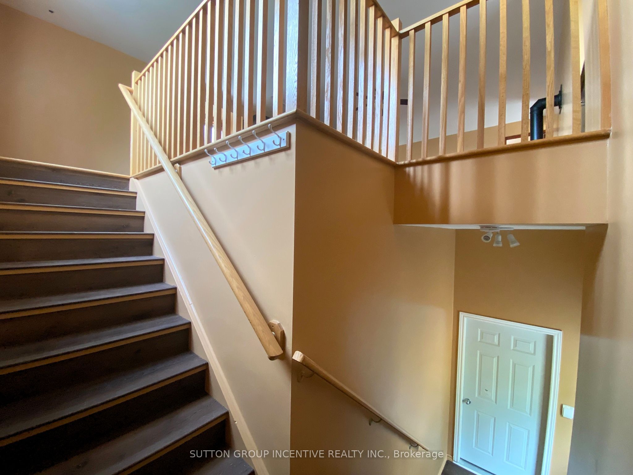 3917 5th Side Road Property Photo 4