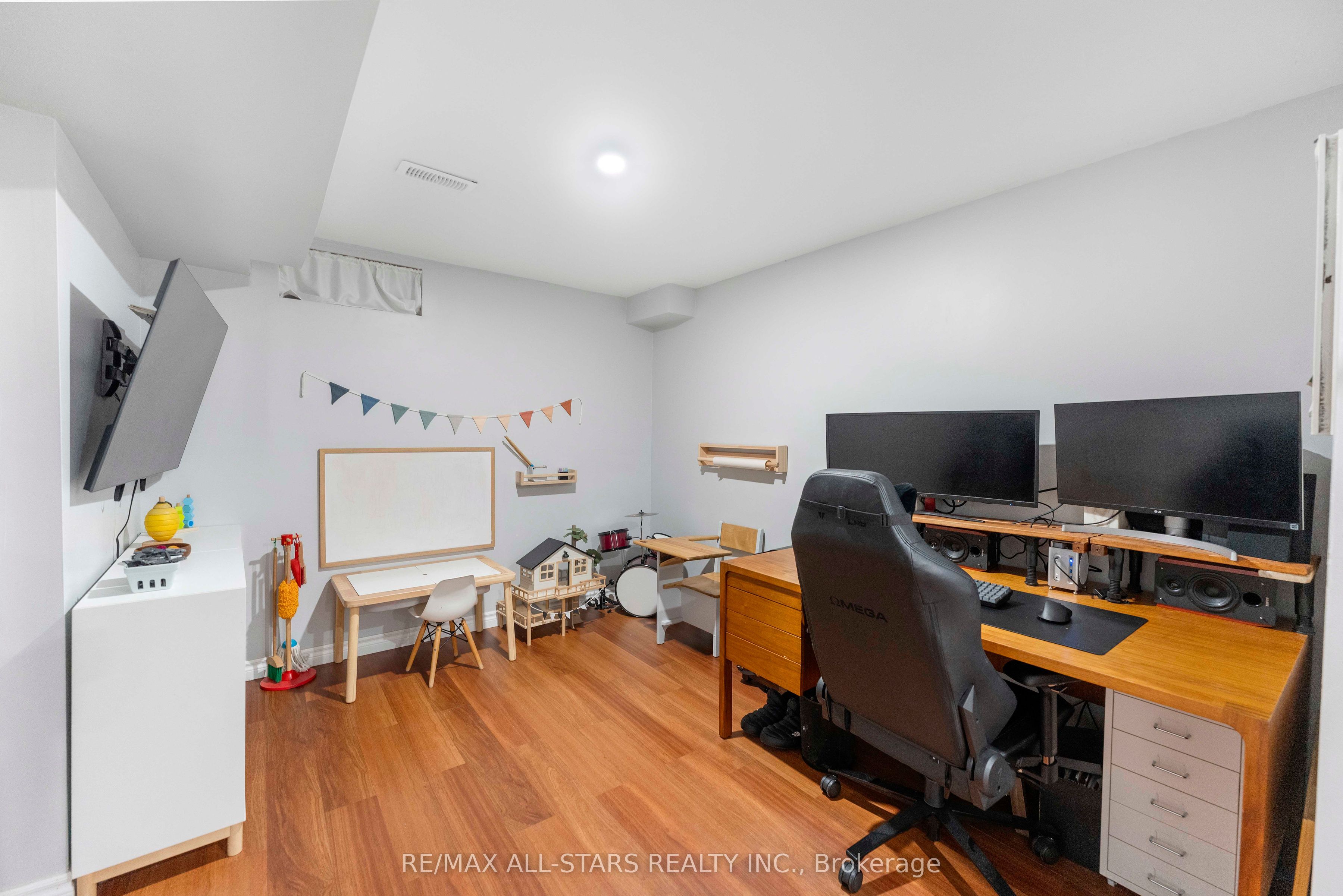 58 Margaret Graham Crescent Property Photo 23