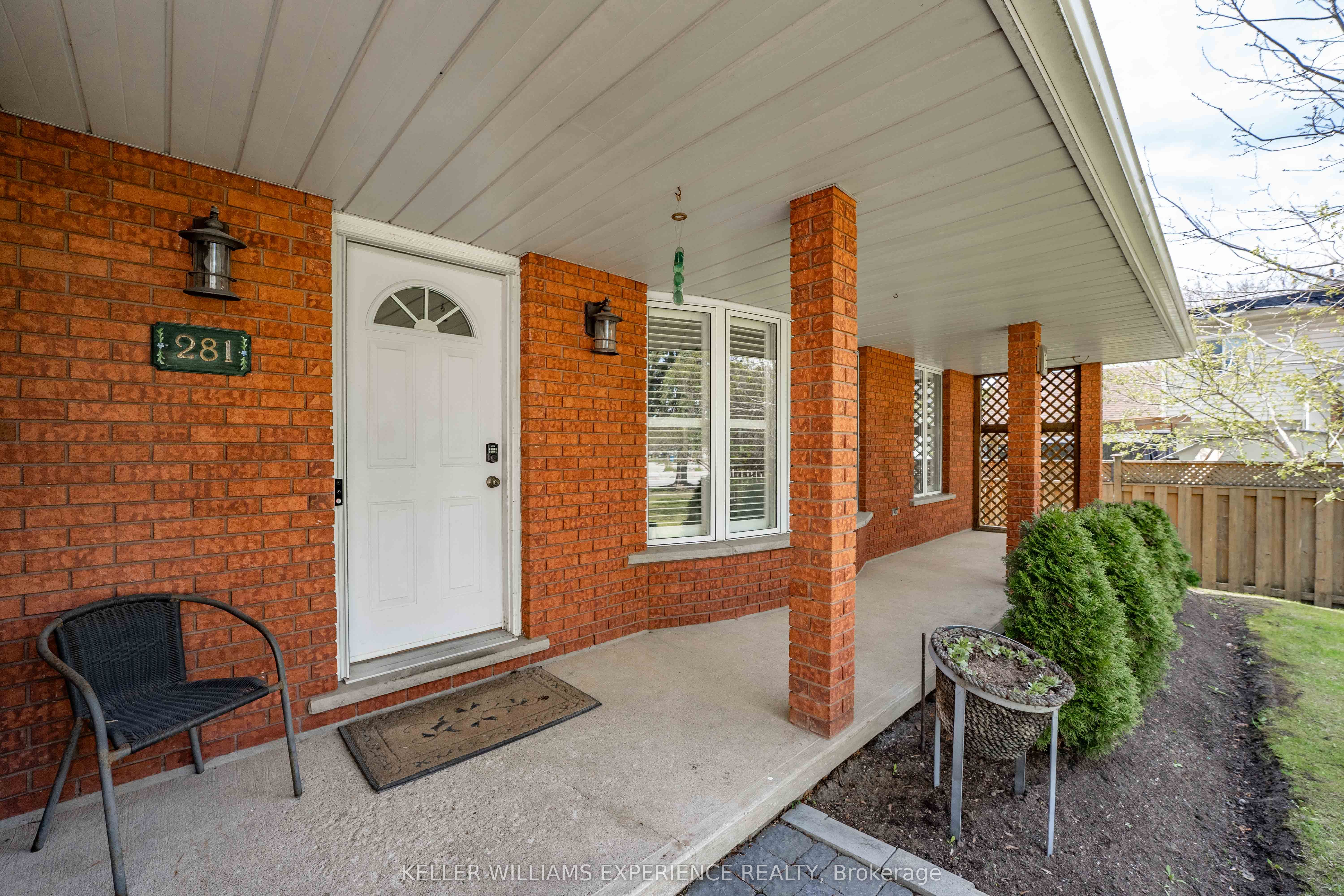 281 Victoria Street E Property Photo 6