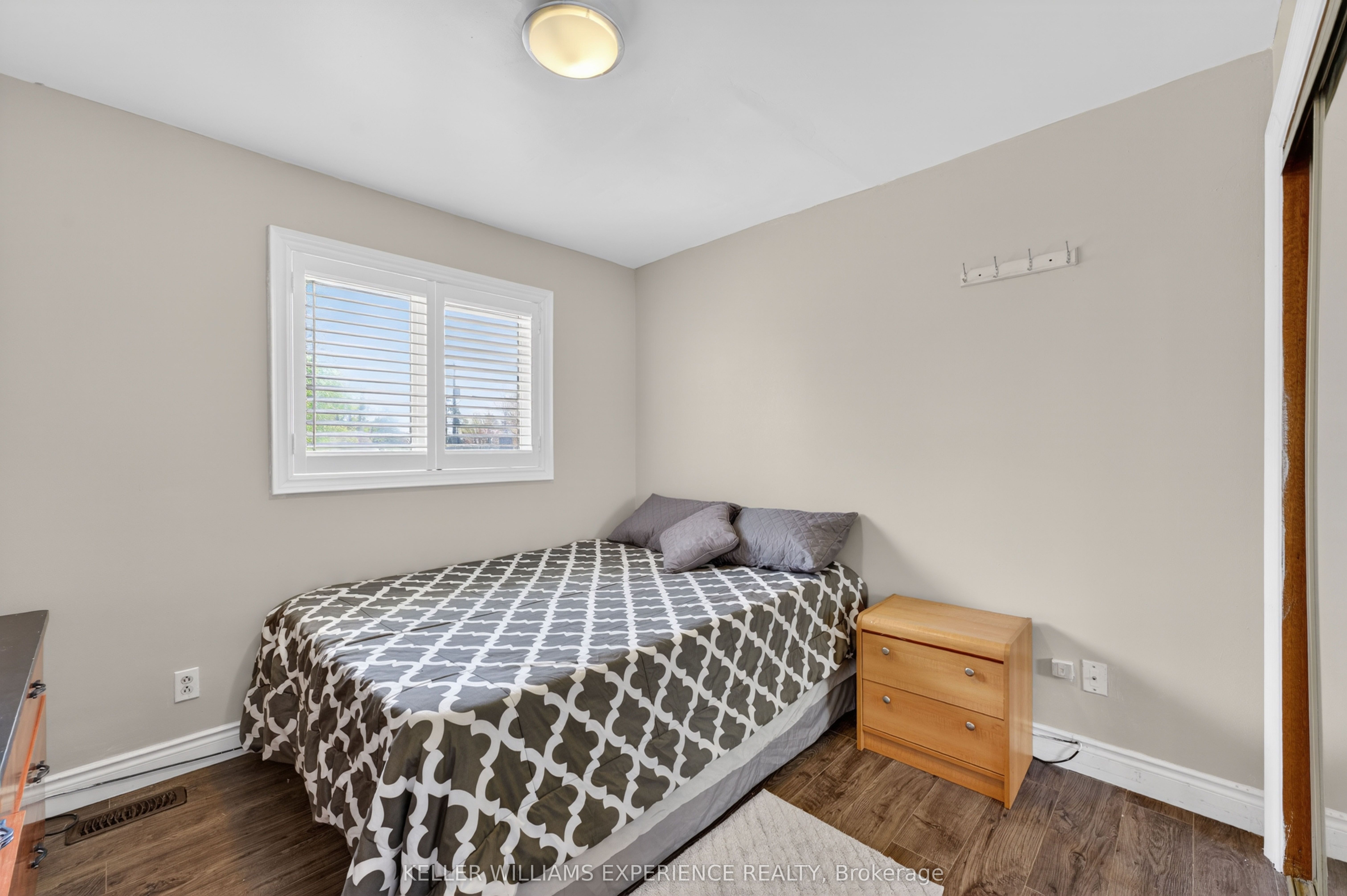 281 Victoria Street E Property Photo 19