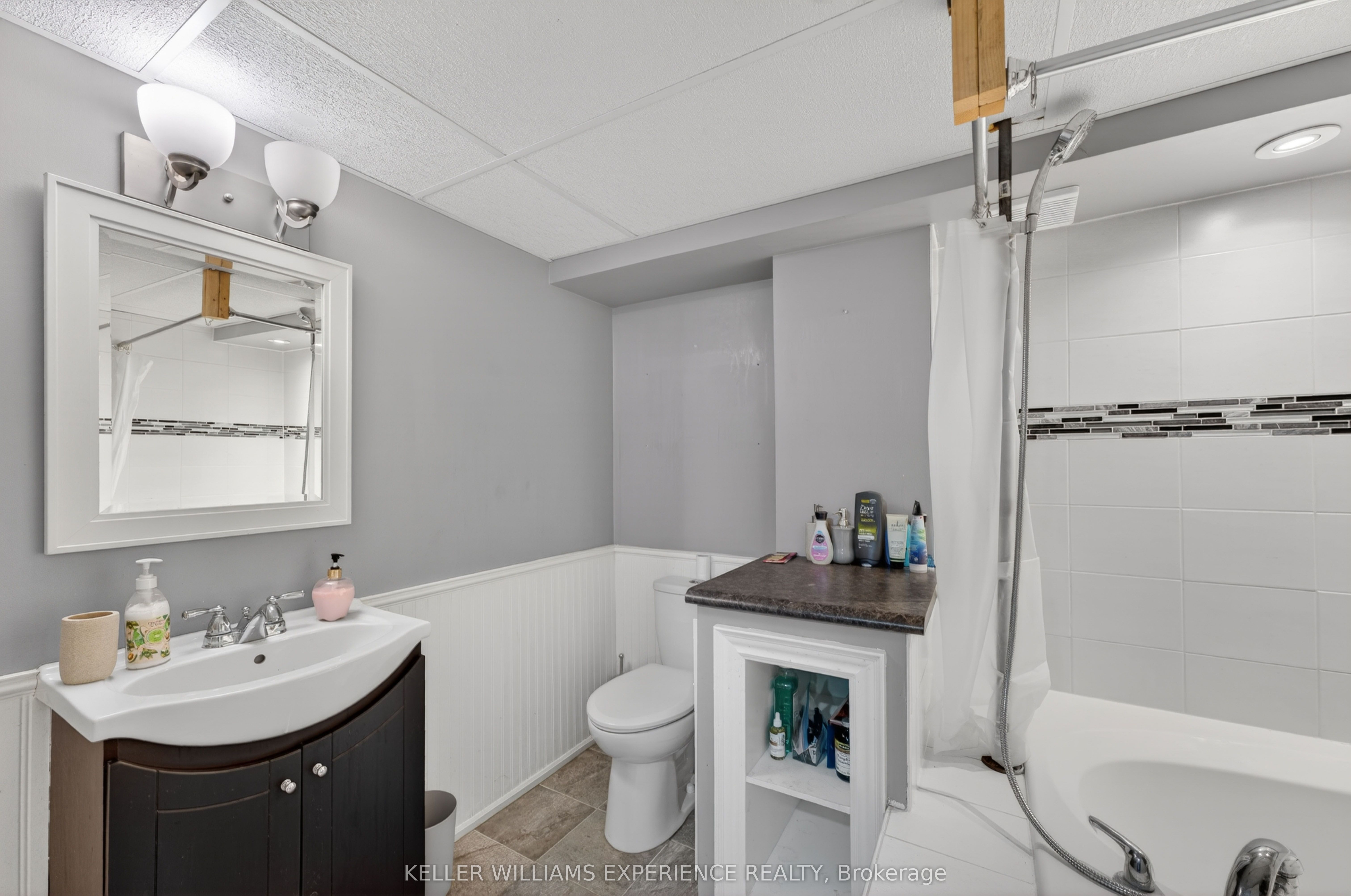 281 Victoria Street E Property Photo 25