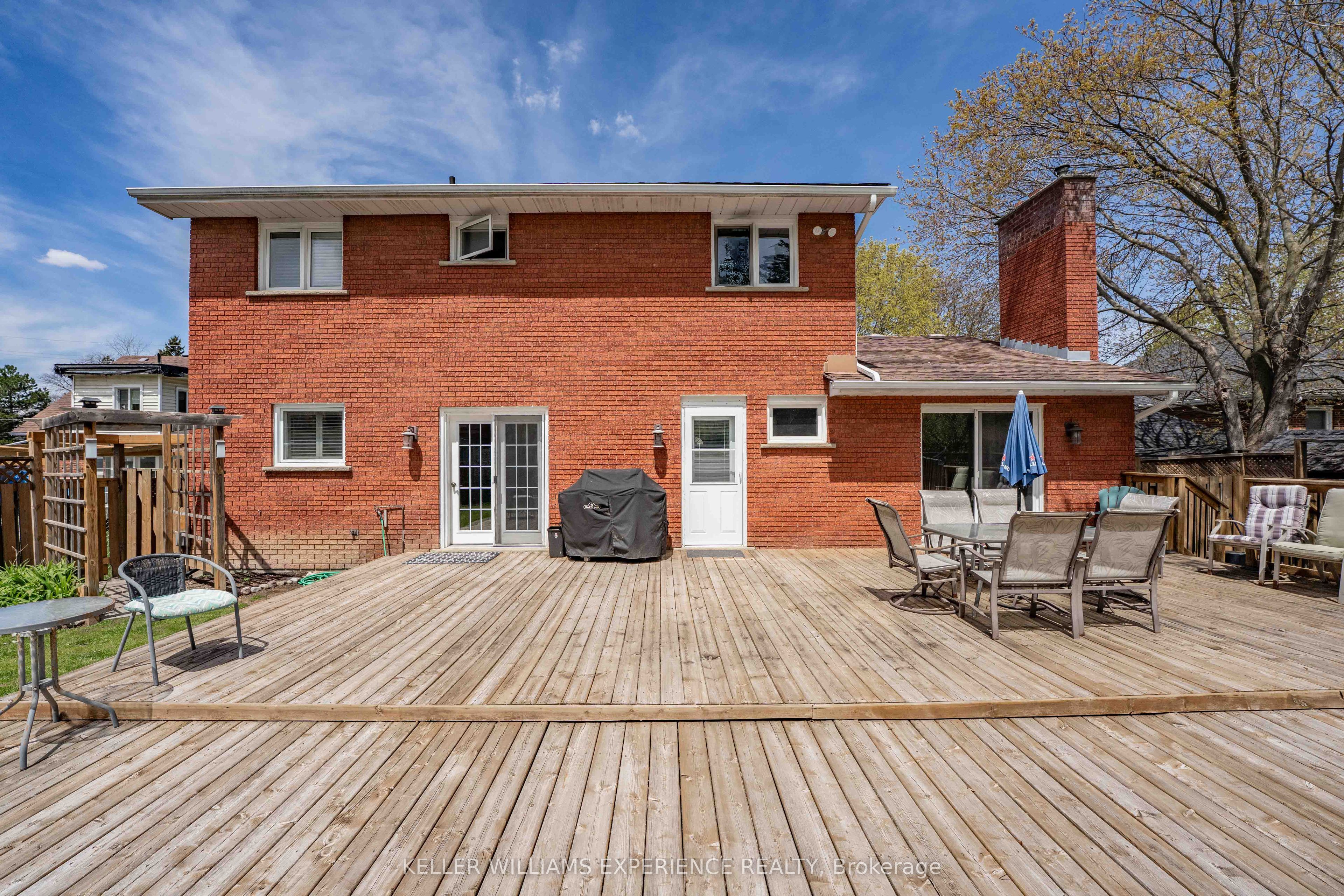 281 Victoria Street E Property Photo 29