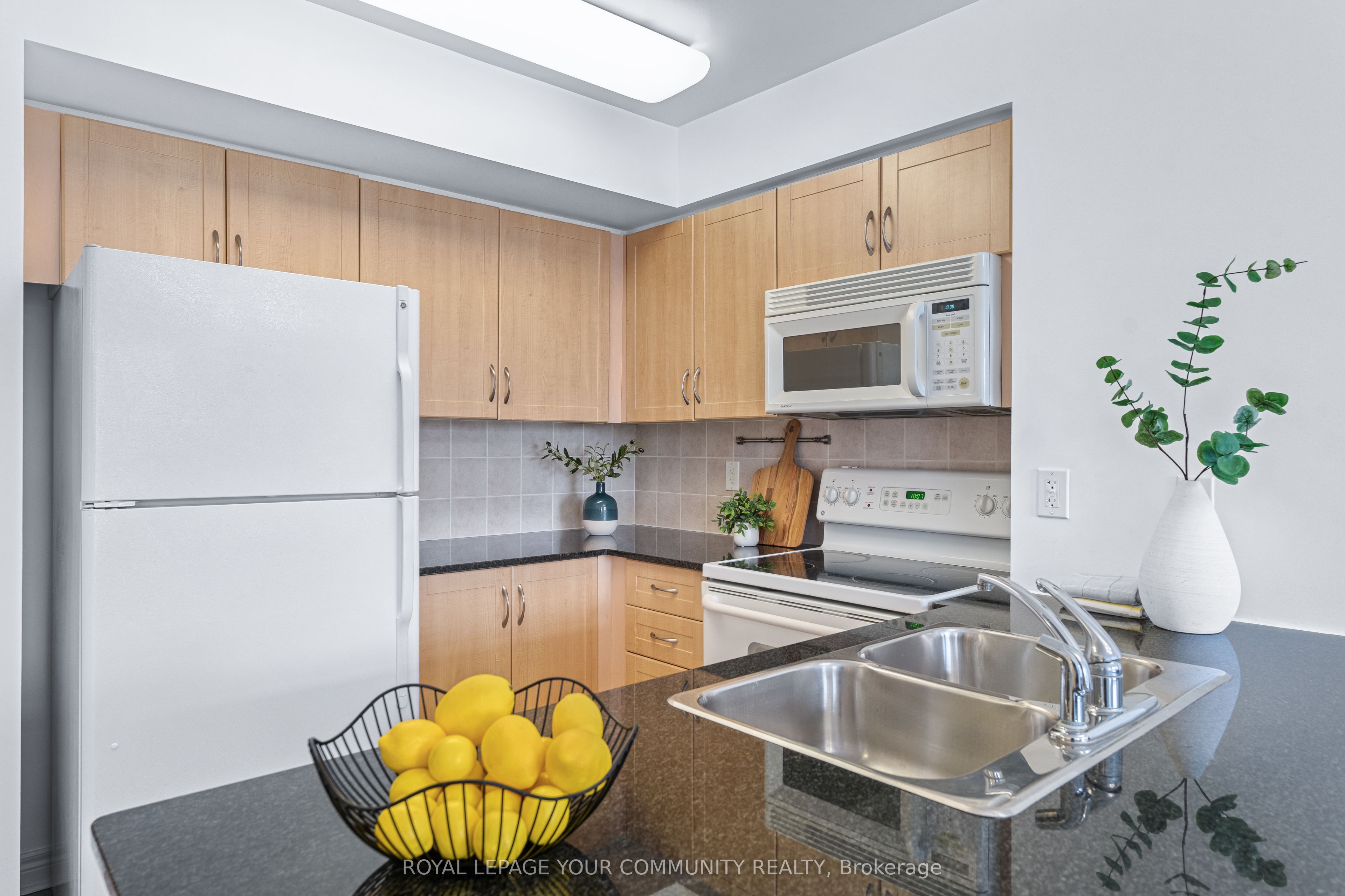 50 Disera Drive 215 Property Photo 23