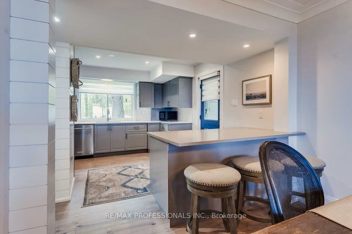 3465 Glenhaven Beach Road Property Photo 5