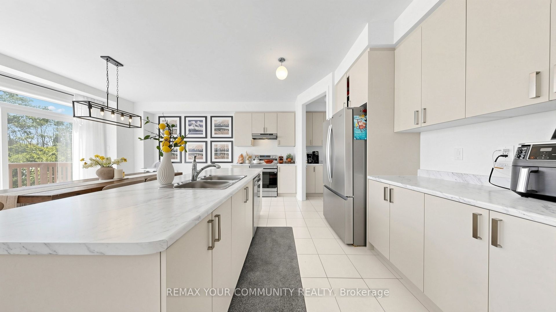 32 Baycroft Boulevard Property Photo 8