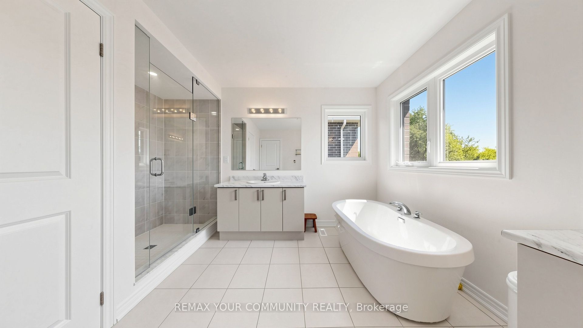 32 Baycroft Boulevard Property Photo 36