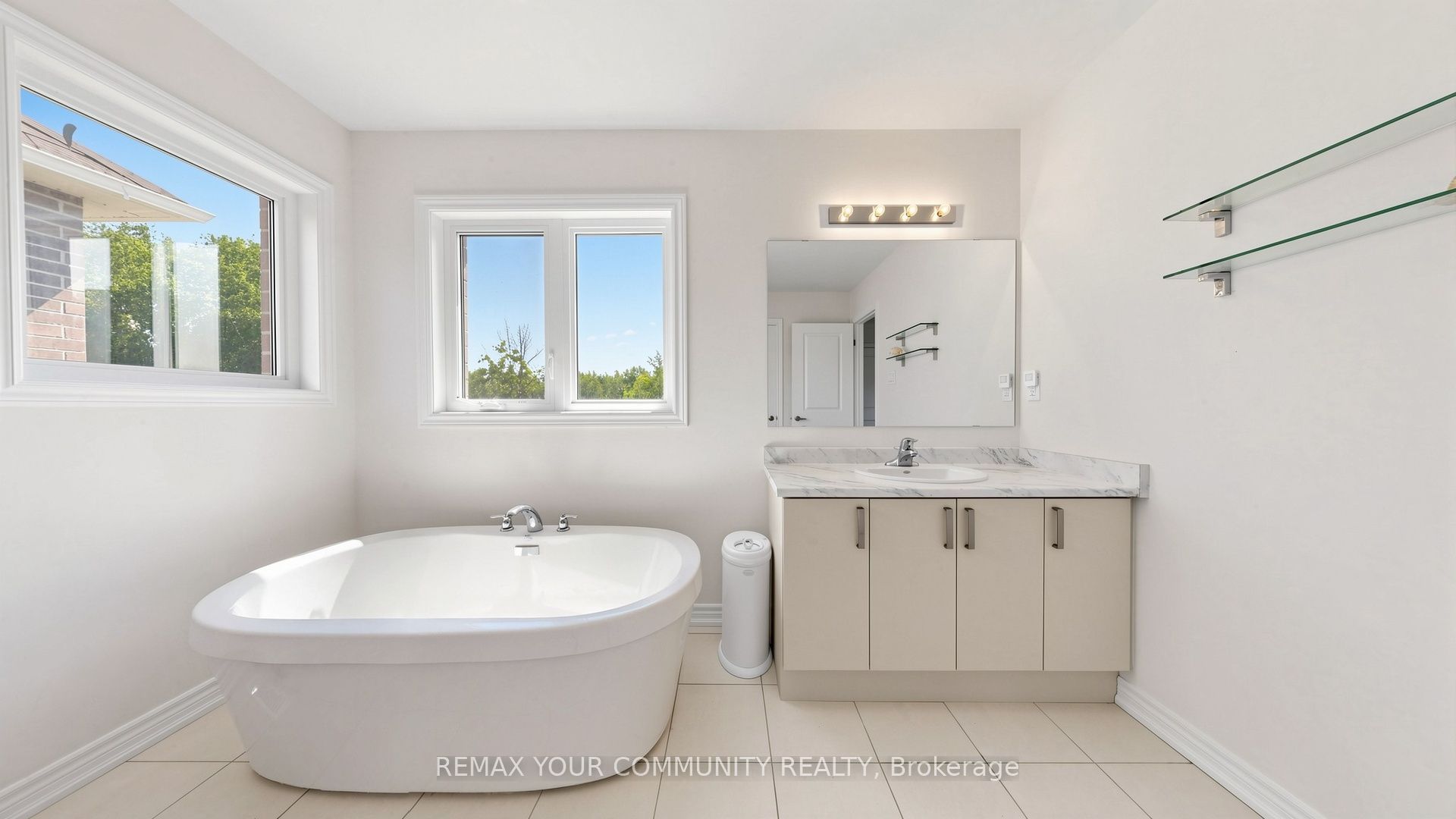 32 Baycroft Boulevard Property Photo 37