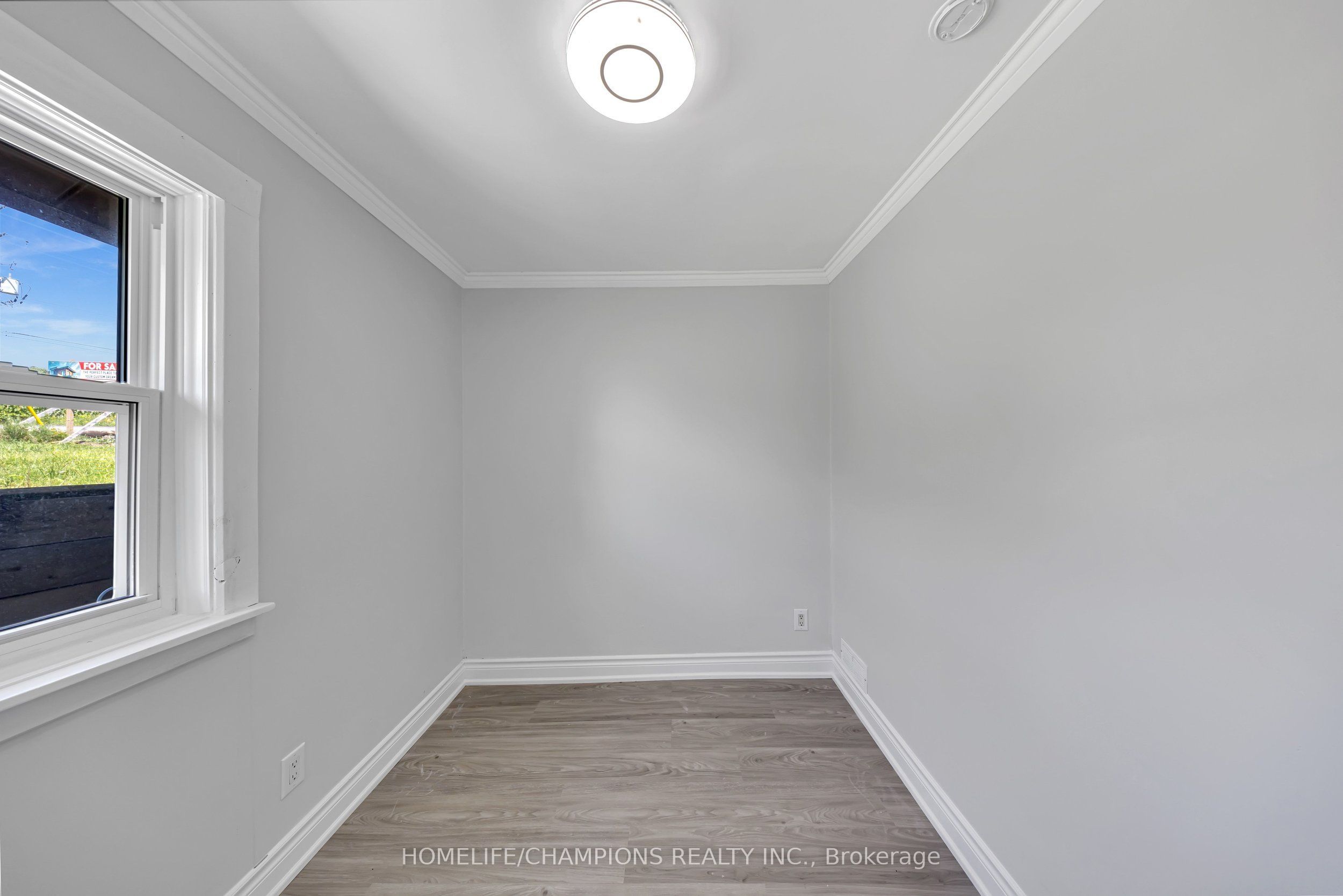 997 Mount Albert Road Property Photo 17