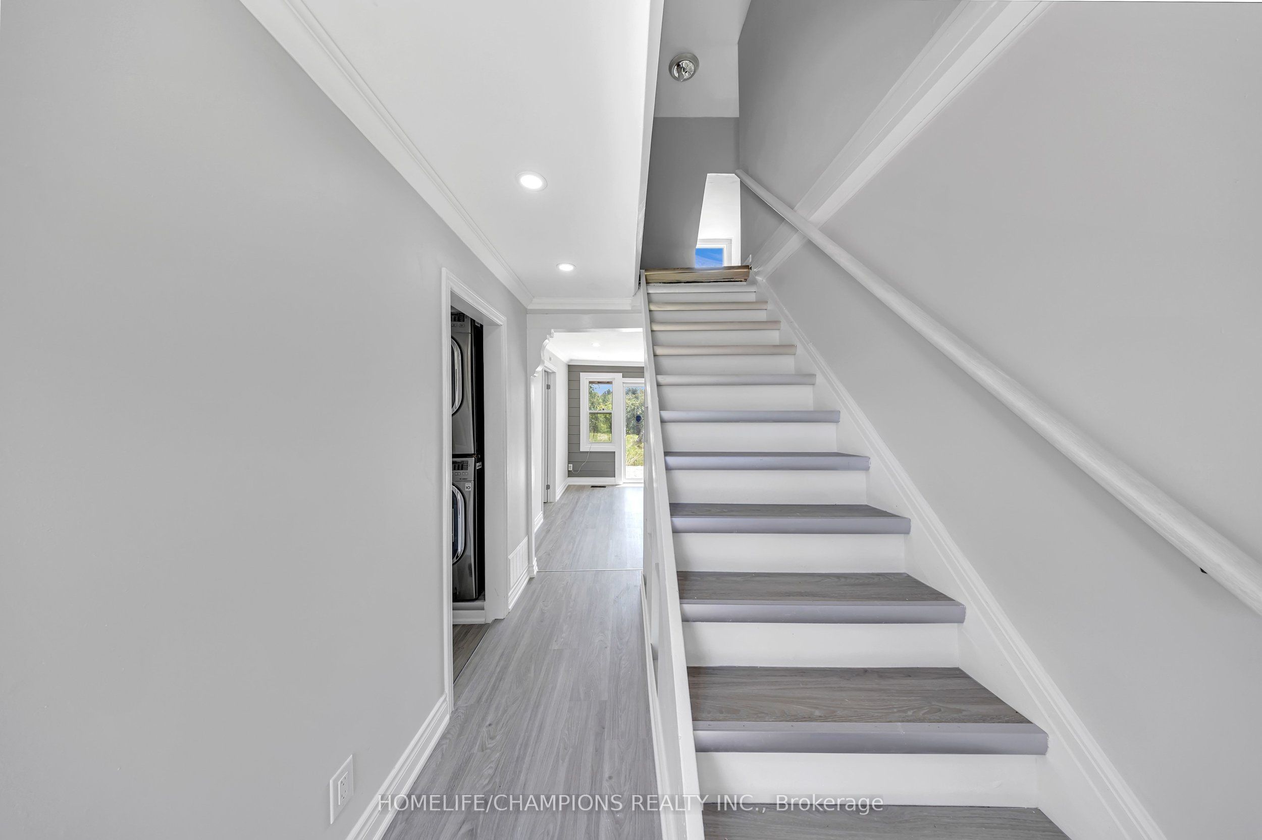 997 Mount Albert Road Property Photo 21
