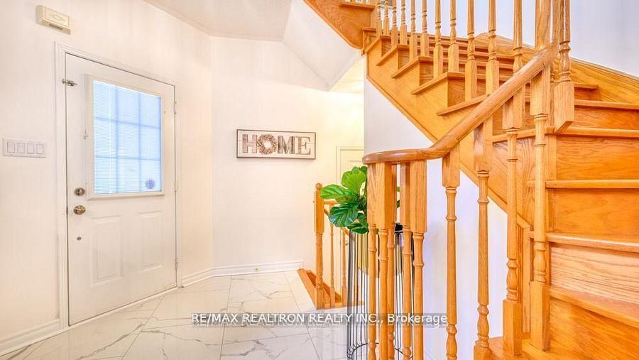 89 English Oak Drive Property Photo 8