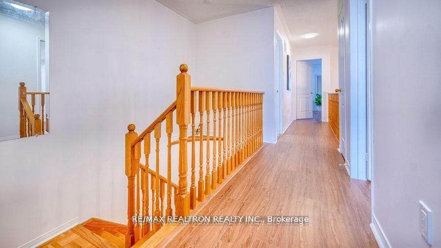 89 English Oak Drive Property Photo 18