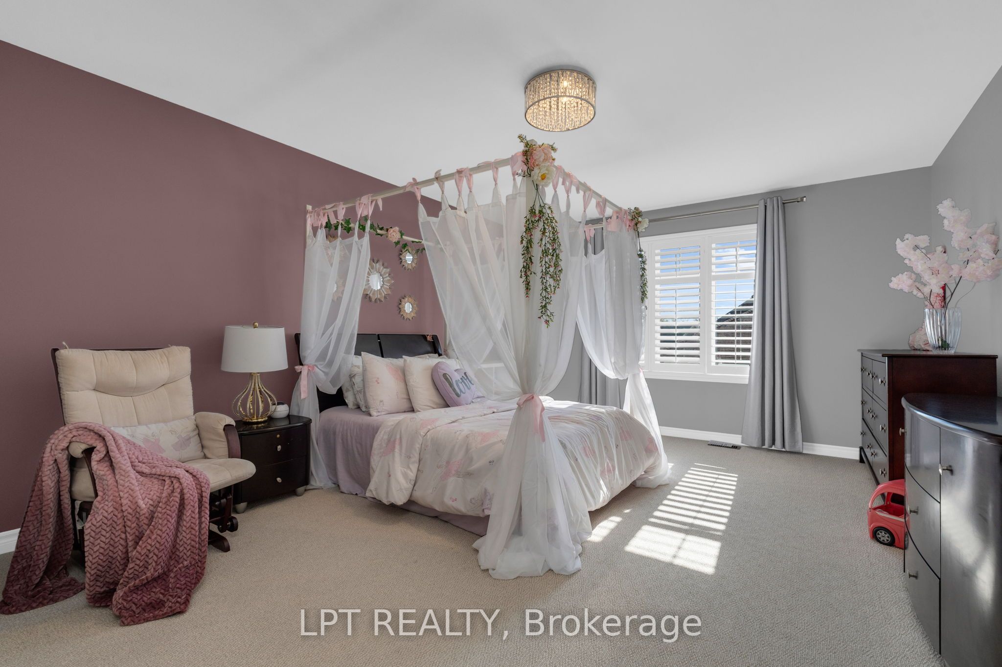 1333 Harrington Street Property Photo 25