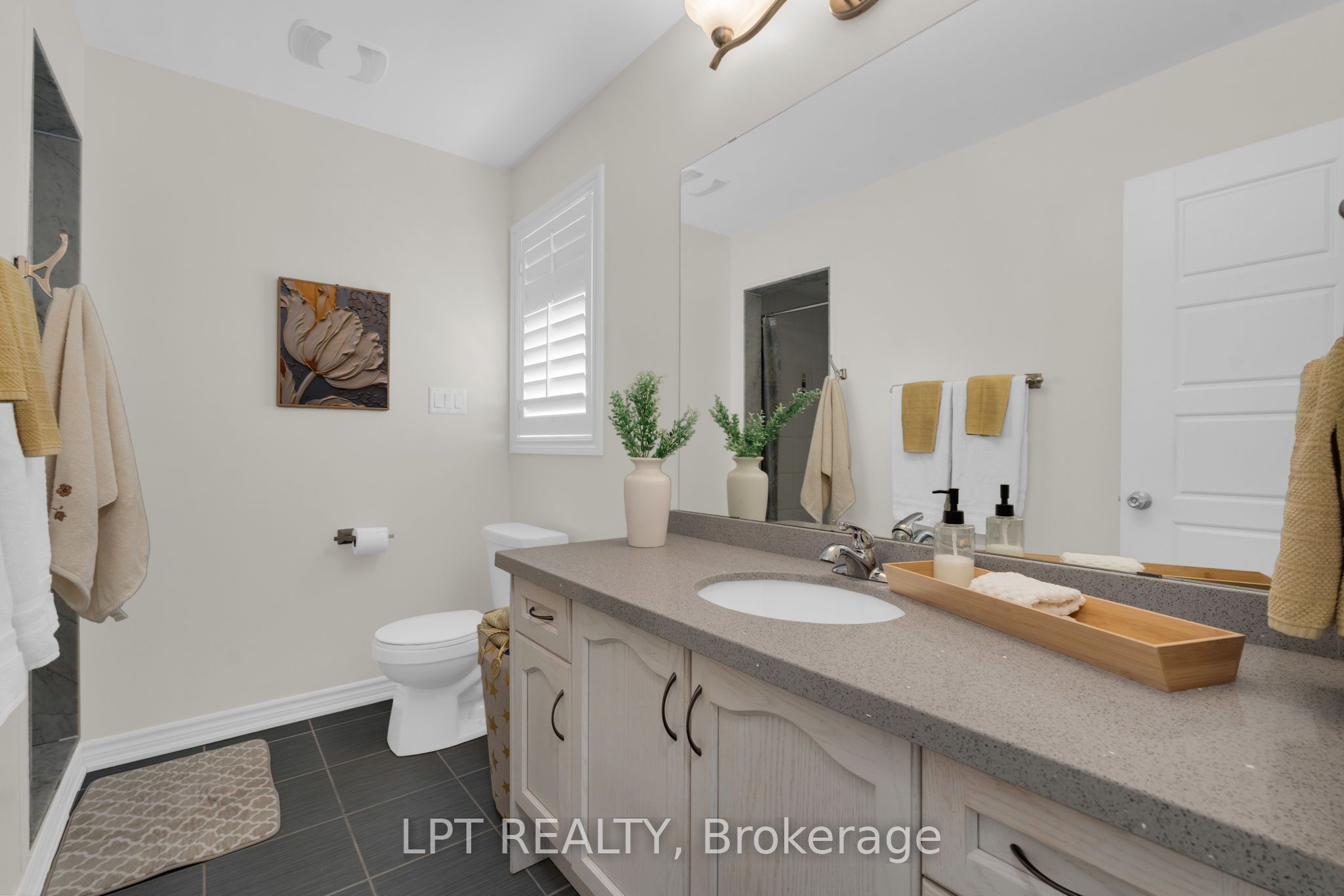 1333 Harrington Street Property Photo 27