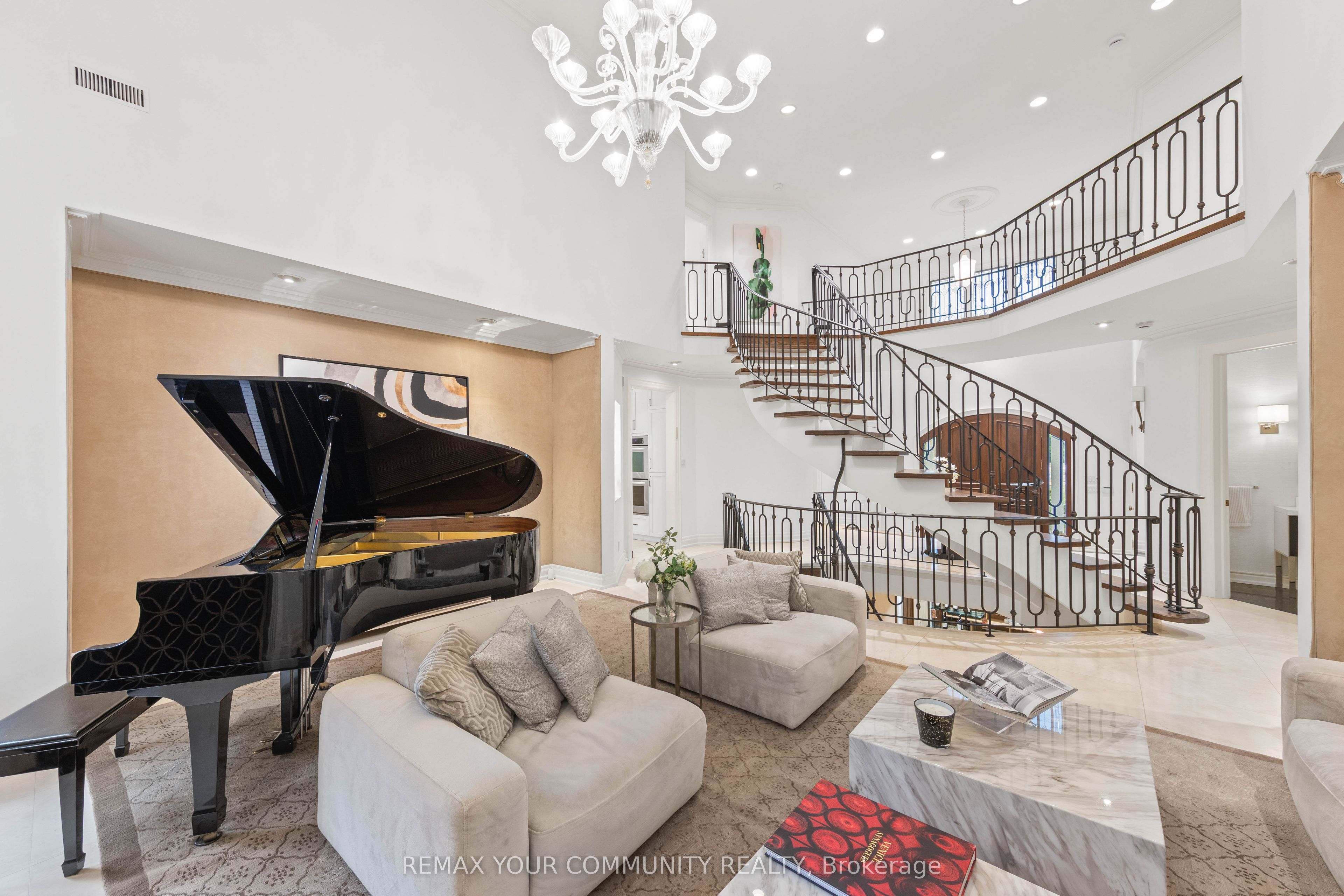 75 Arnold Avenue Property Photo 9