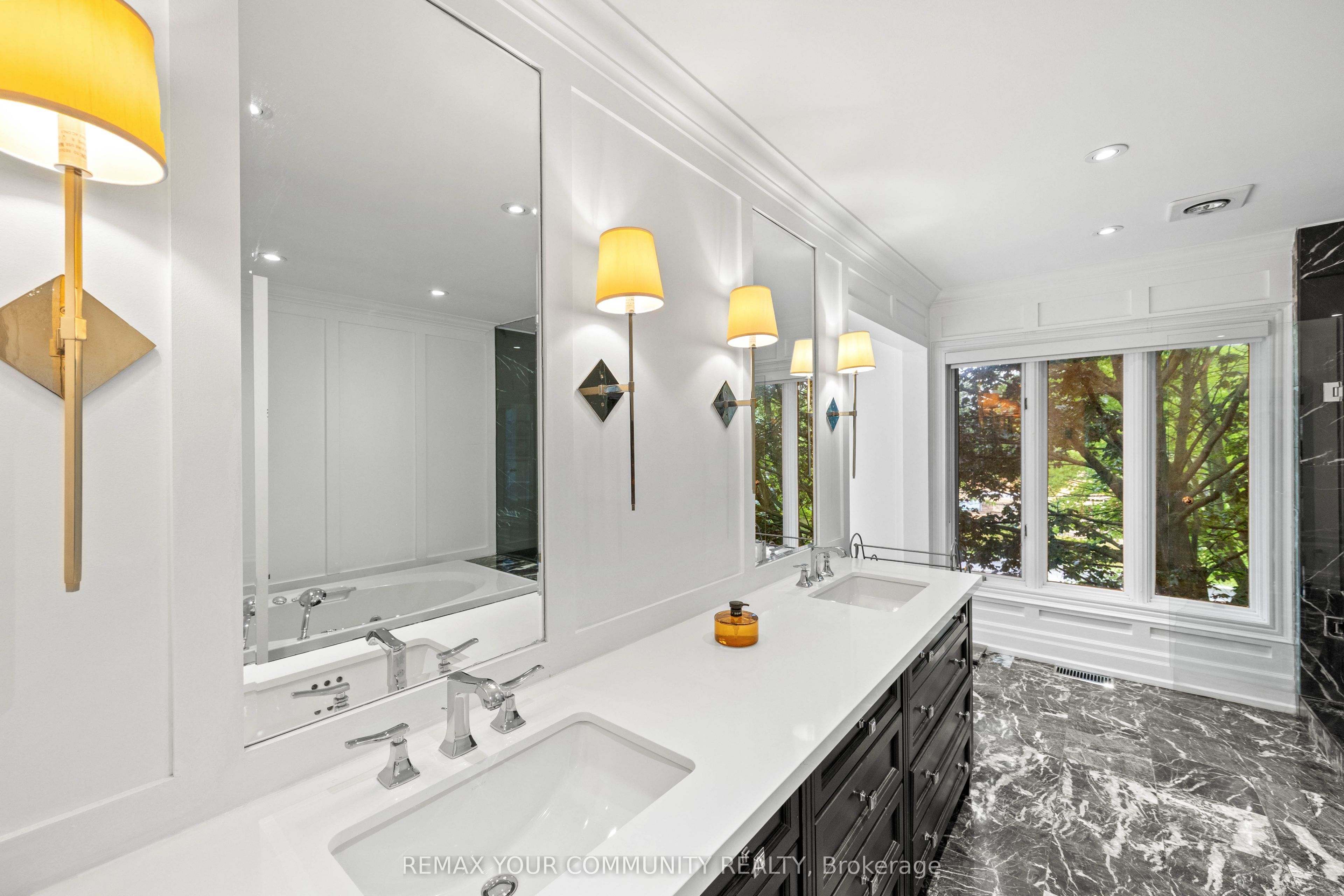 75 Arnold Avenue Property Photo 28