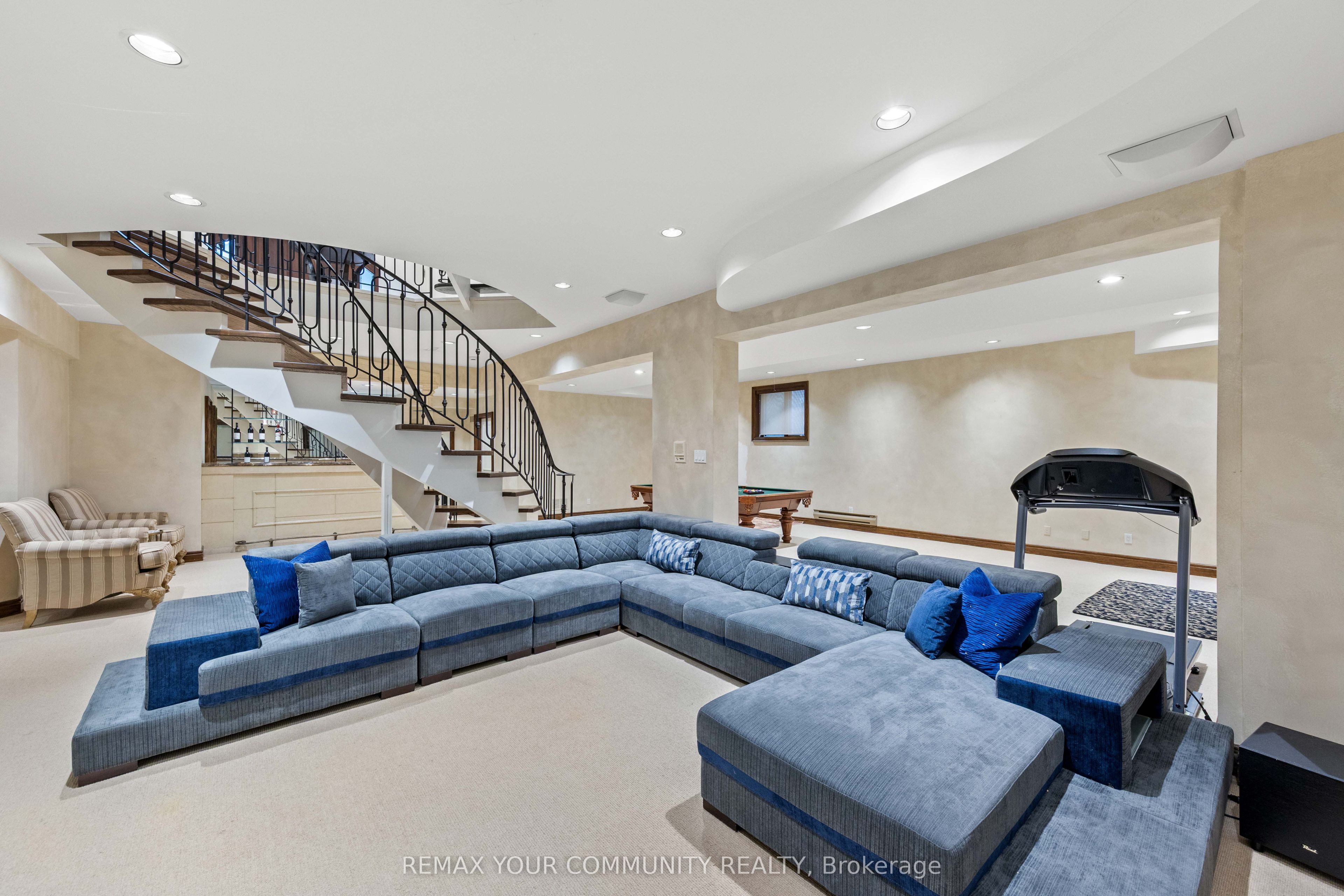 75 Arnold Avenue Property Photo 42