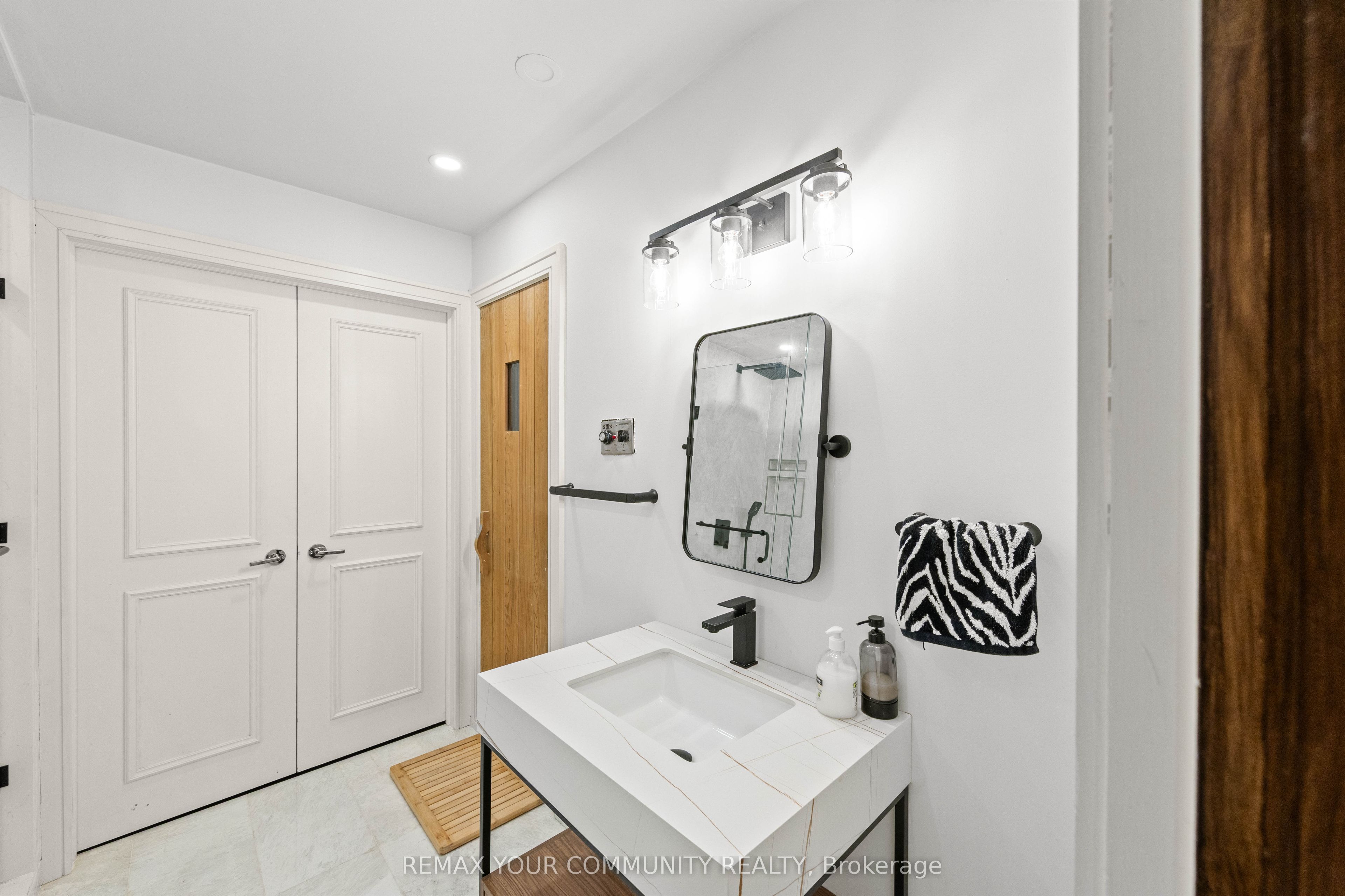 75 Arnold Avenue Property Photo 43