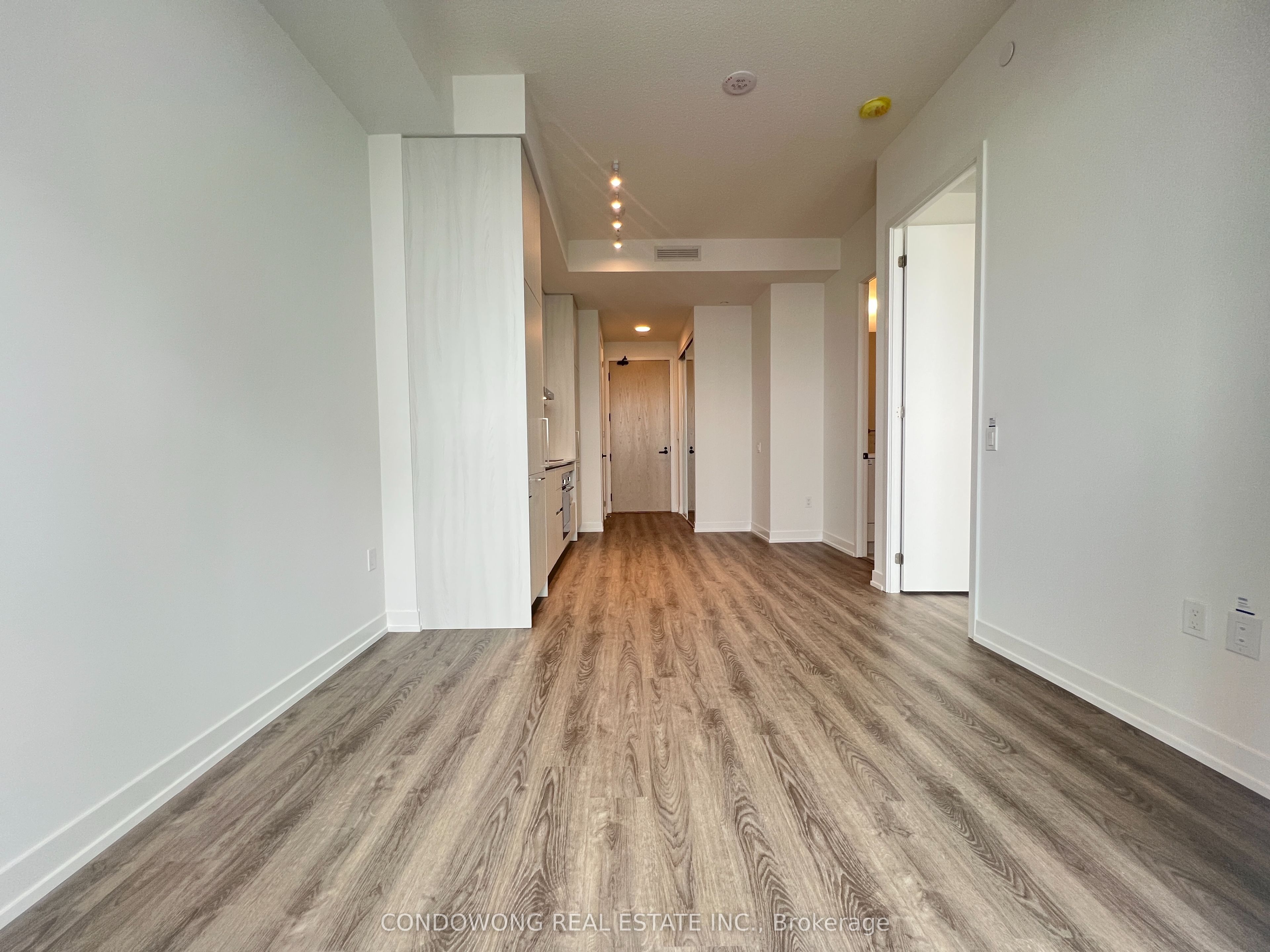 195 Commerce Street 5316 Property Photo 6