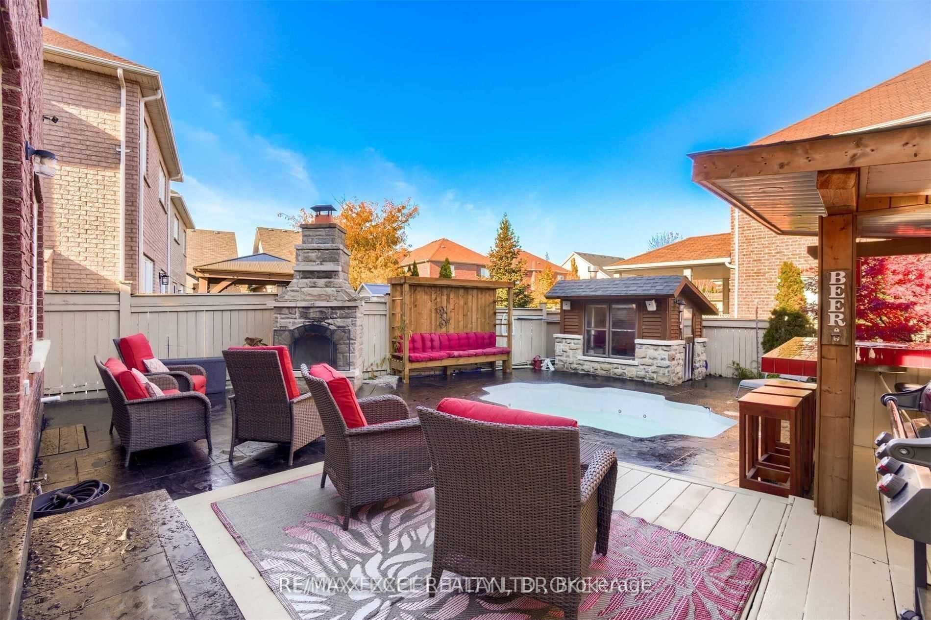 10 Pondmede Crescent Property Photo 1